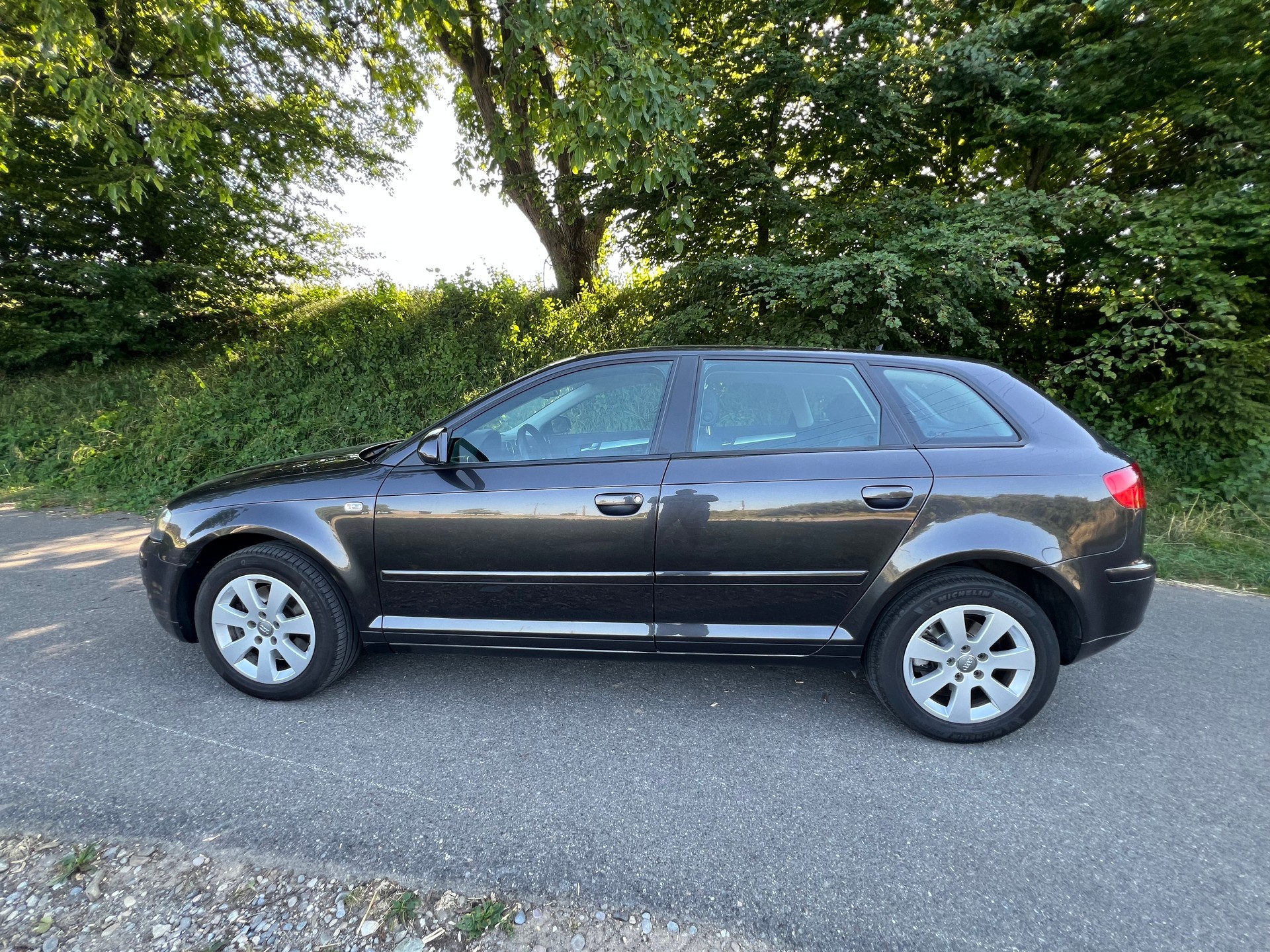 AUDI A3 Sportback 2.0 Turbo FSI Attraction-image-6