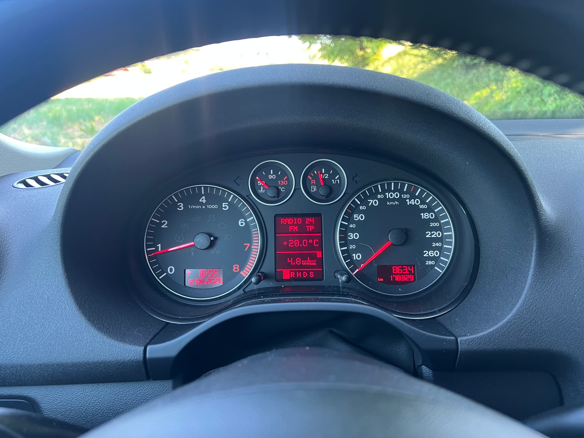 AUDI A3 Sportback 2.0 Turbo FSI Attraction-image-8