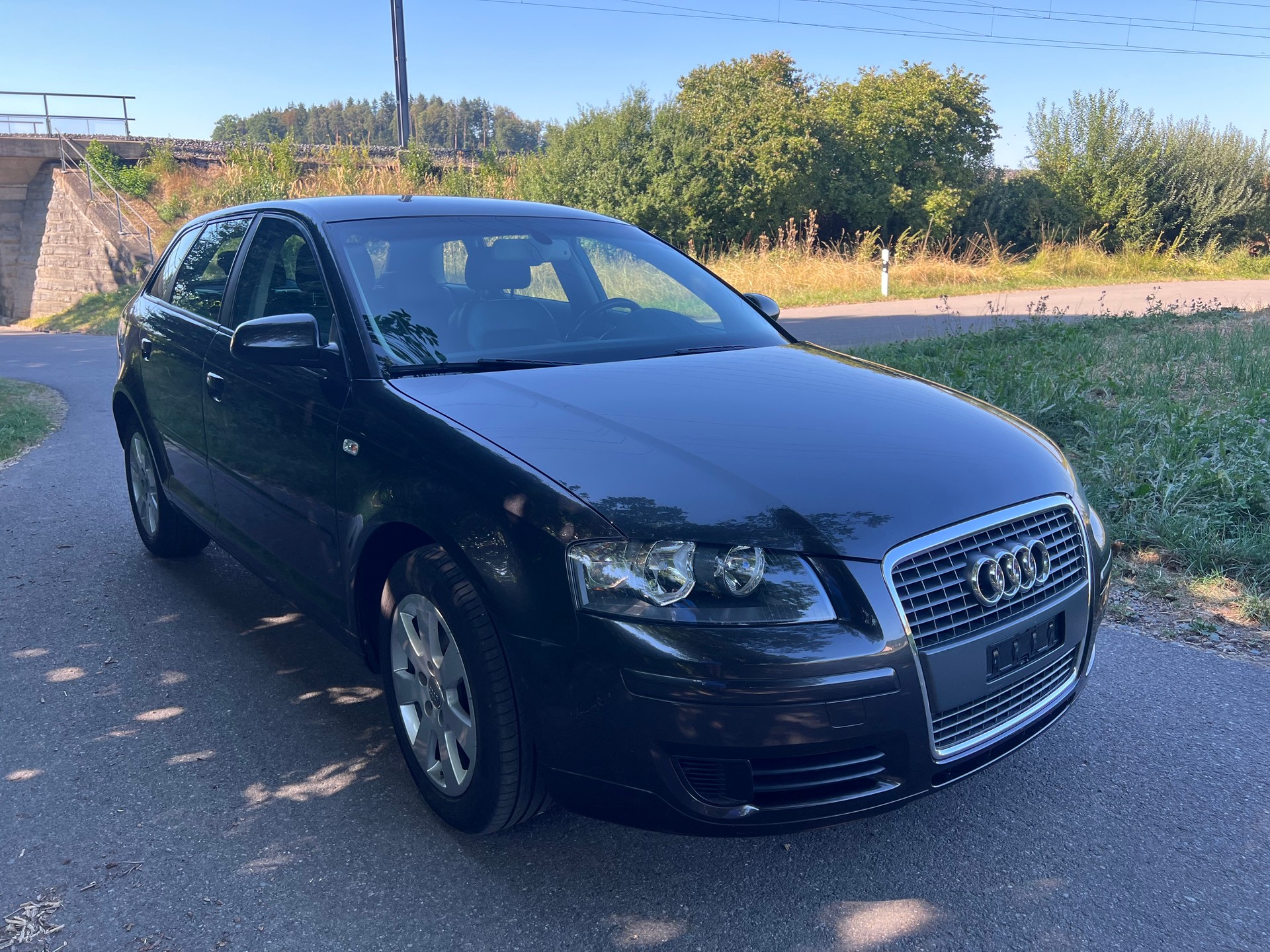 AUDI A3 Sportback 2.0 Turbo FSI Attraction-image-2