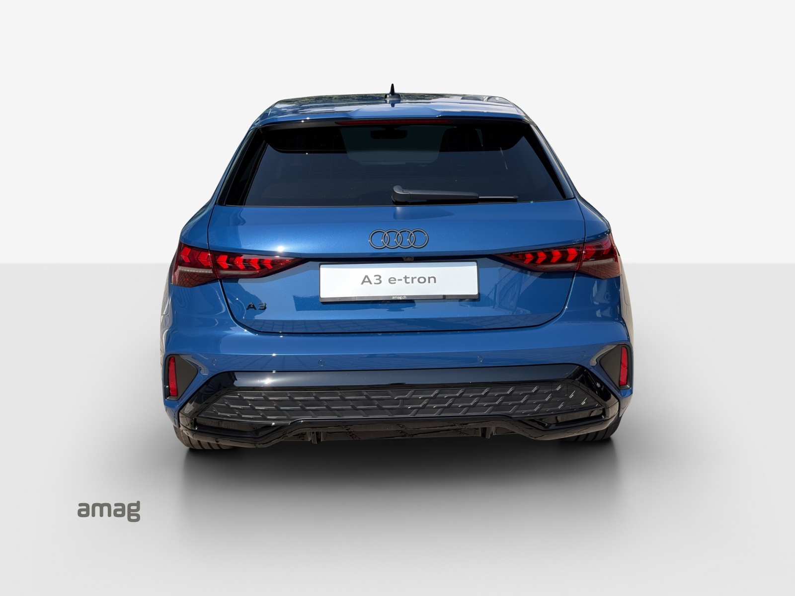 AUDI A3 Sportback TFSI e 200 kW S line Attraction S tronic-showroom-element-3