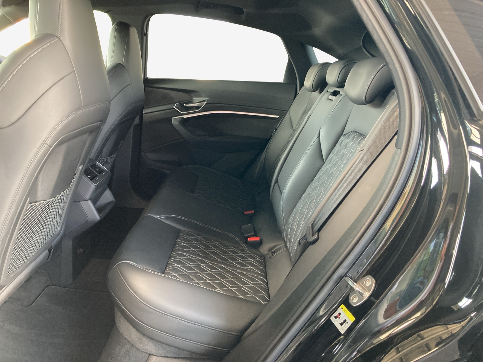 AUDI e-tron S Sportback quattro-image-11