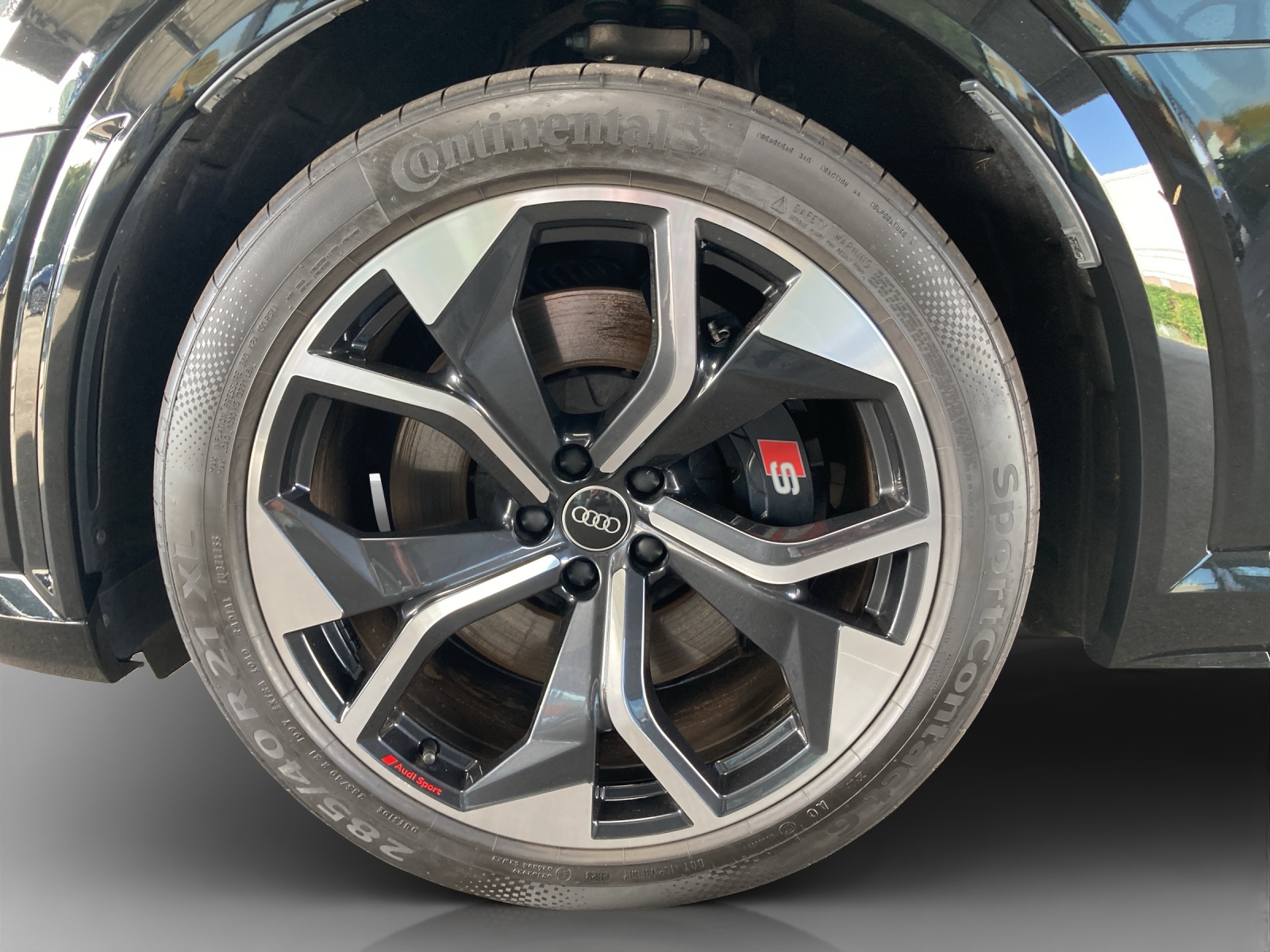 AUDI e-tron S Sportback quattro-image-16