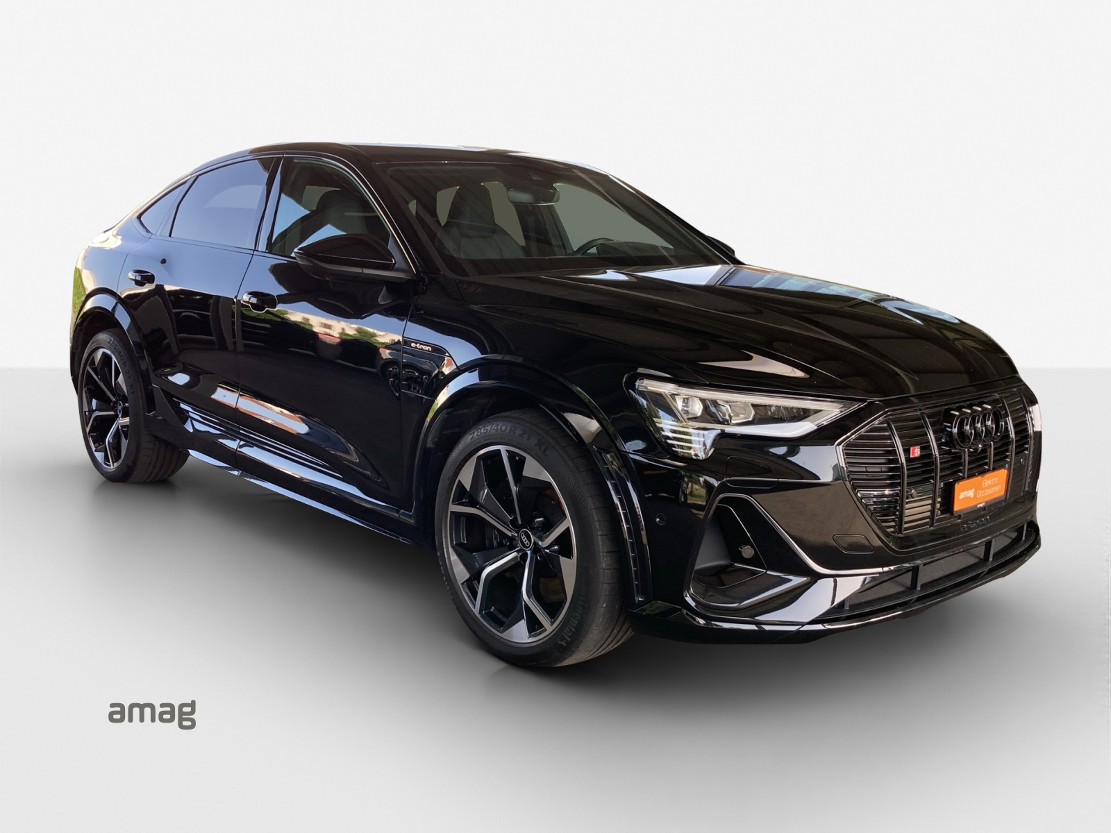 AUDI e-tron S Sportback quattro-image-5