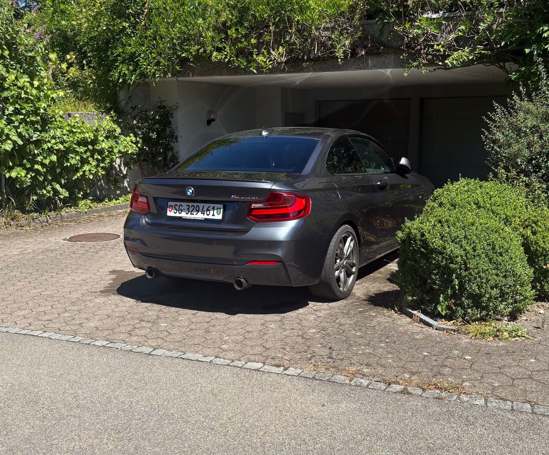 BMW M235i-image-2