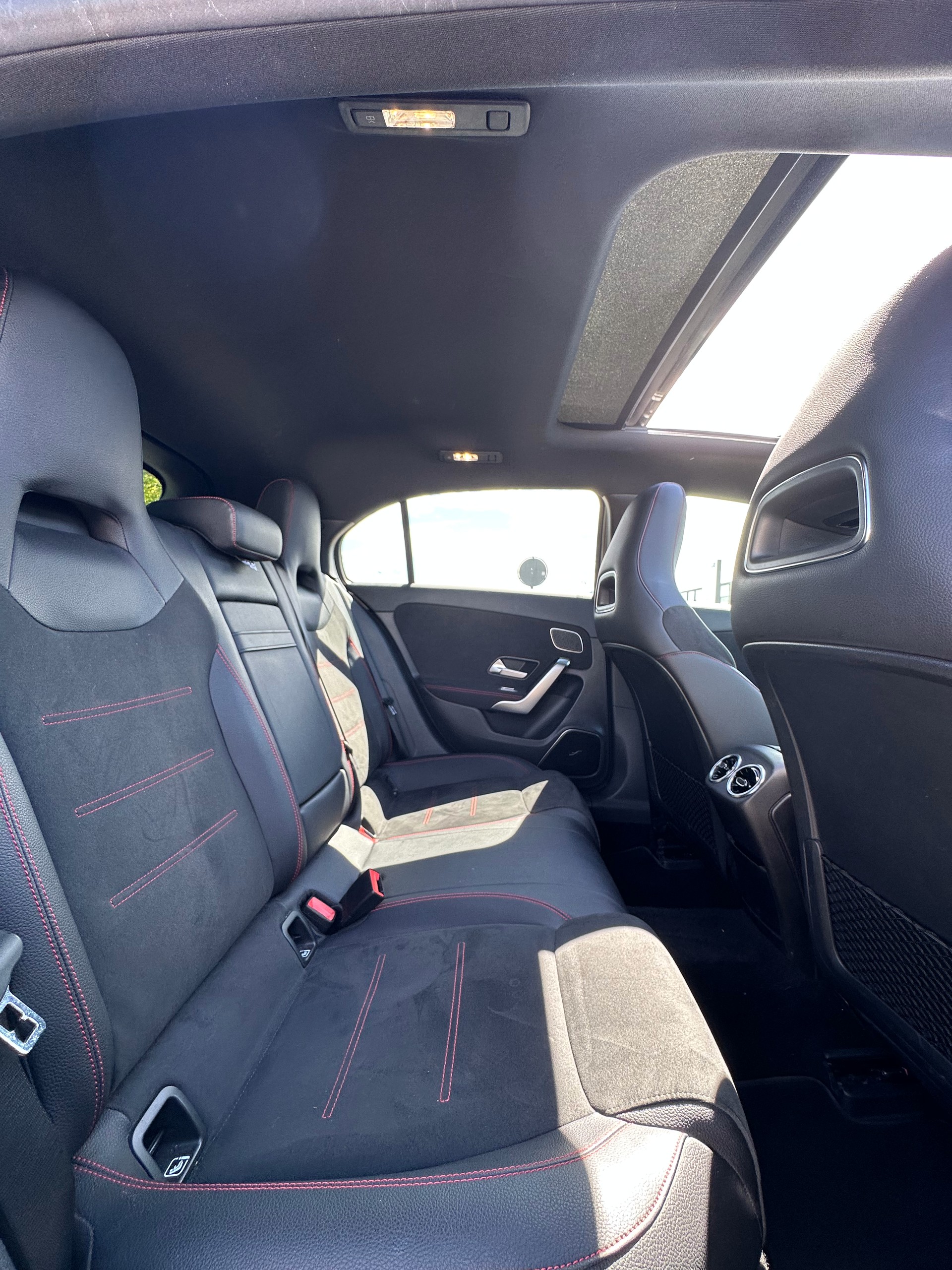MERCEDES-BENZ A 200 AMG Line-image-5