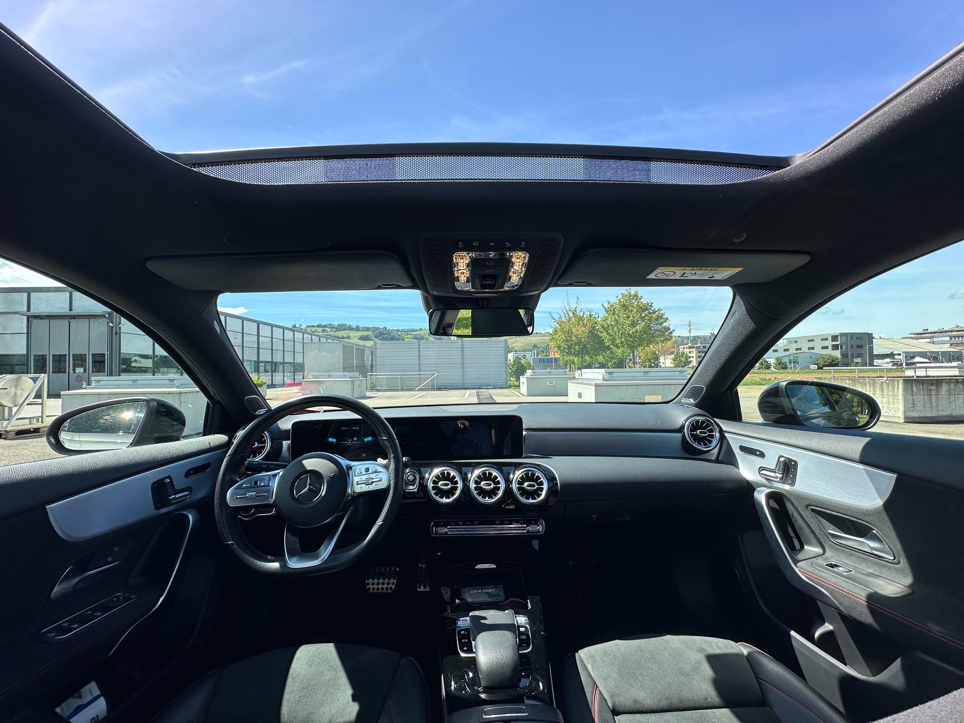 MERCEDES-BENZ A 200 AMG Line-image-4