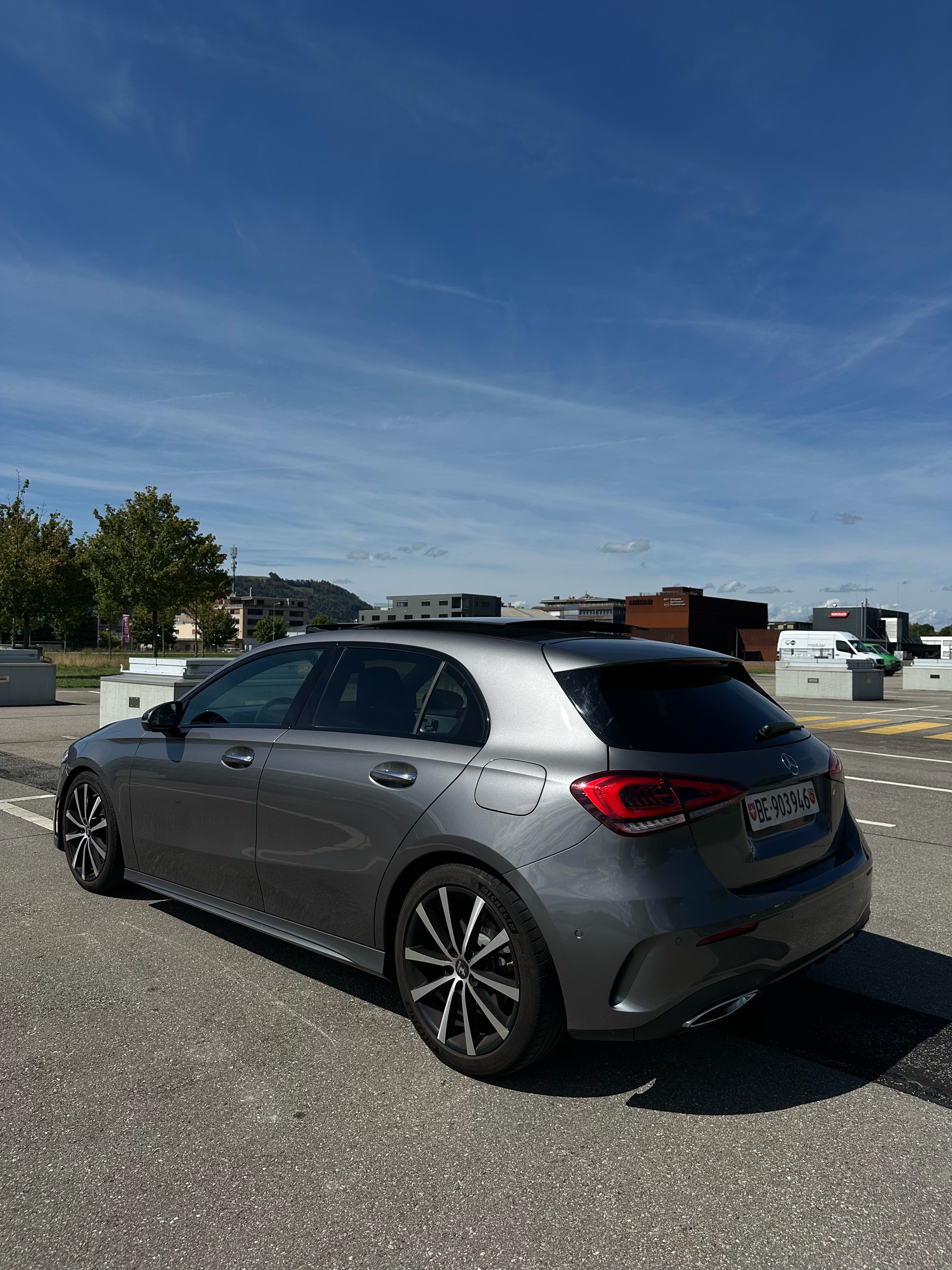 MERCEDES-BENZ A 200 AMG Line-image-3