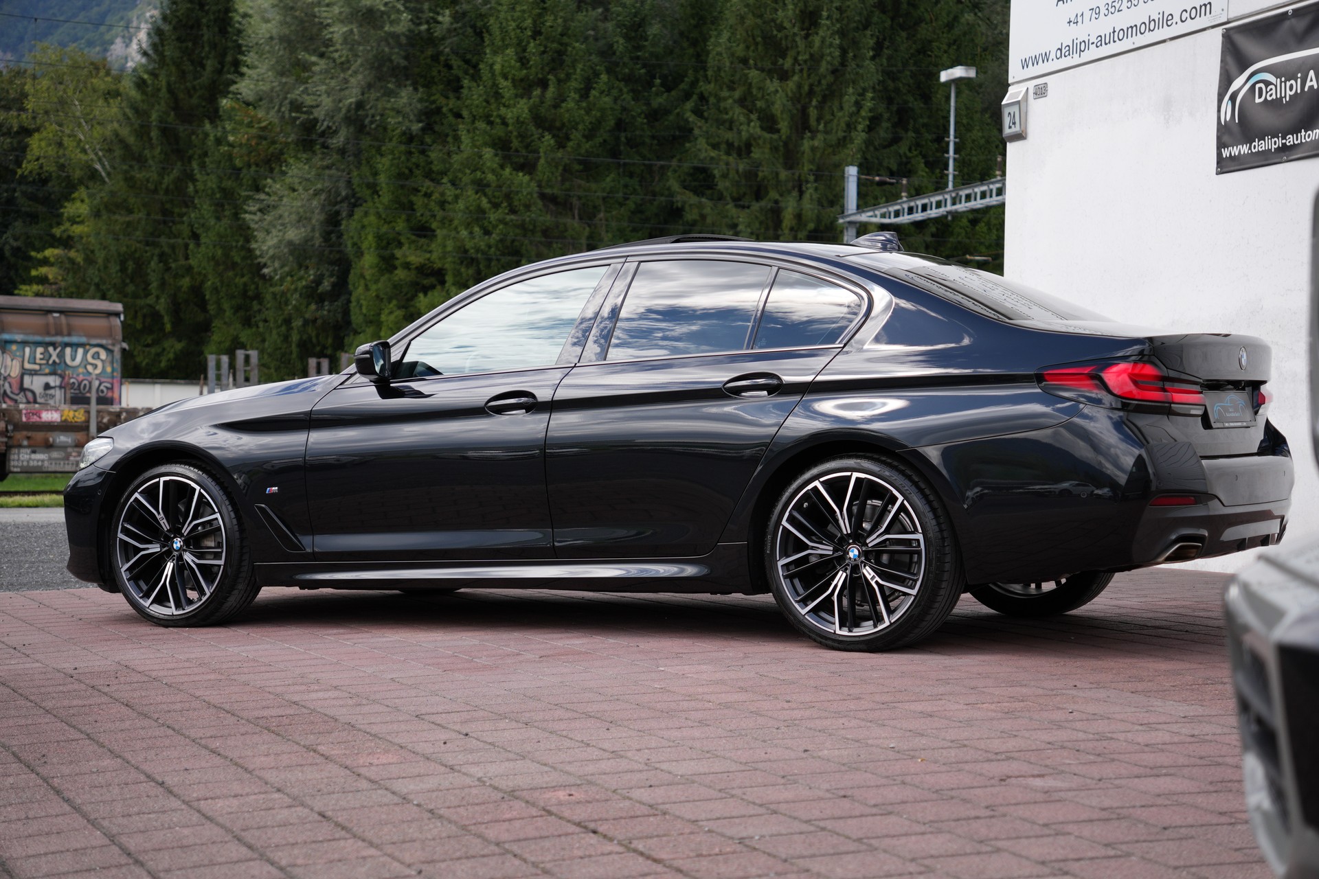 BMW 530i xDrive 48V Pure M Sport Steptronic-image-1