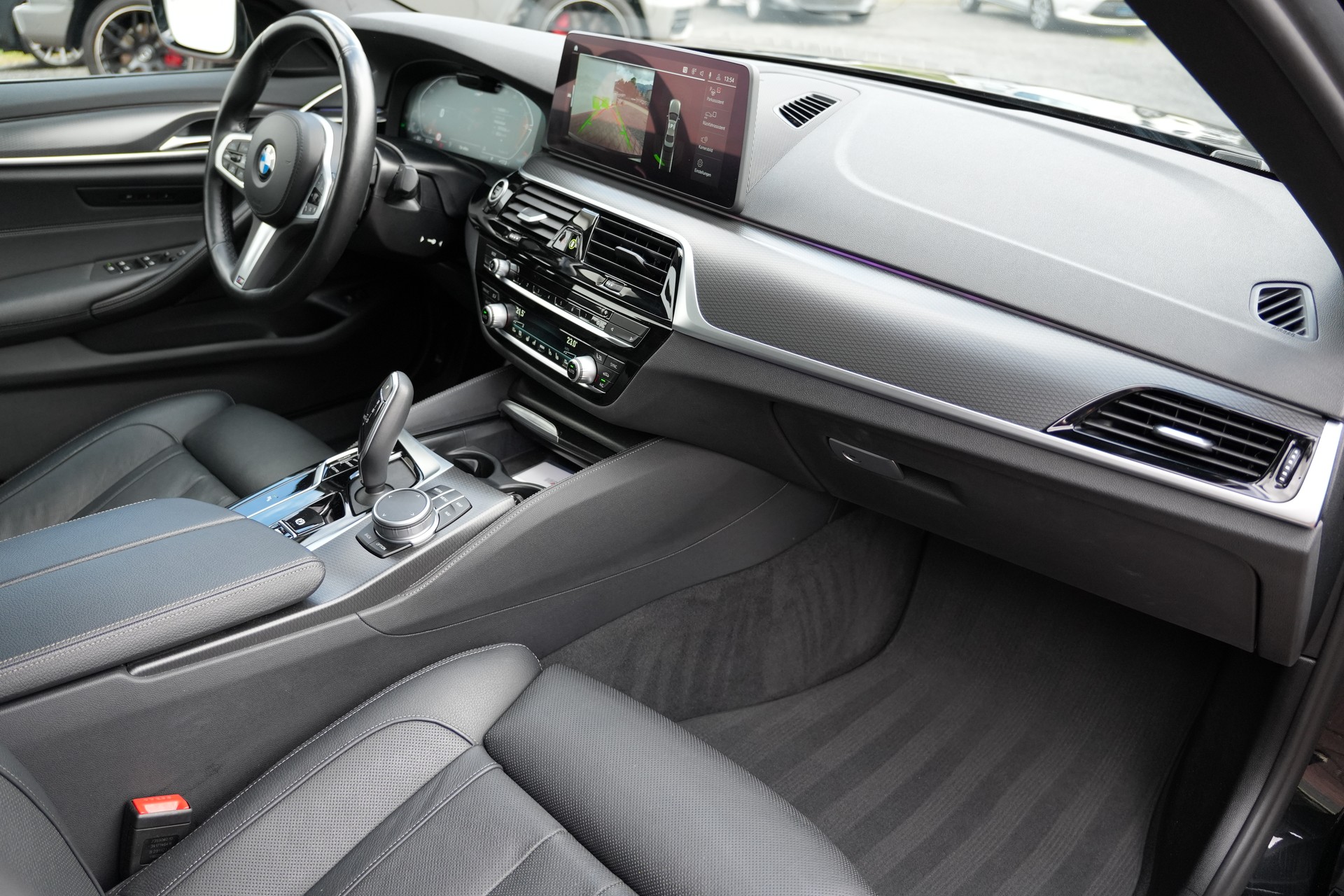 BMW 530i xDrive 48V Pure M Sport Steptronic-image-14