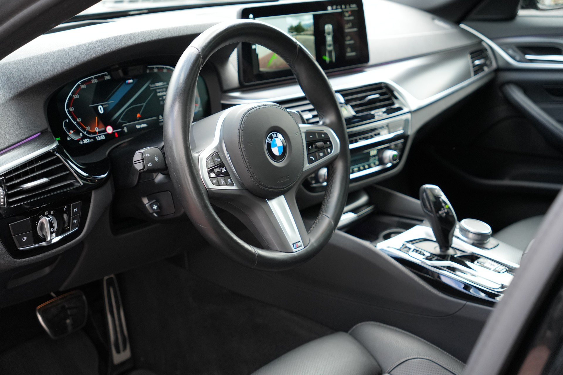 BMW 530i xDrive 48V Pure M Sport Steptronic-image-13