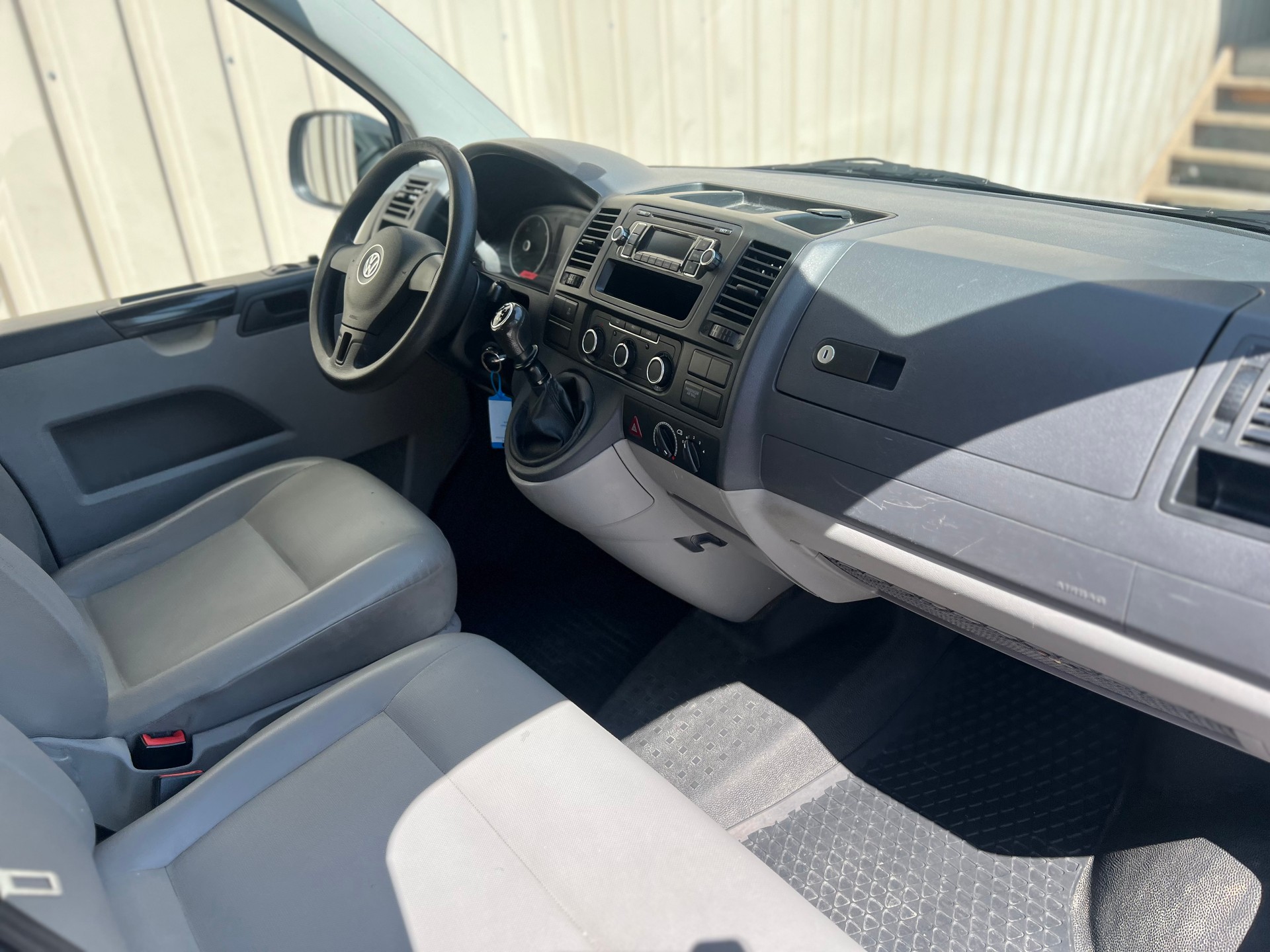 VW T5 2.0 TDI 4Motion Kombi 140 PS by Nutzfahrzeugcenter Seetal-image-9