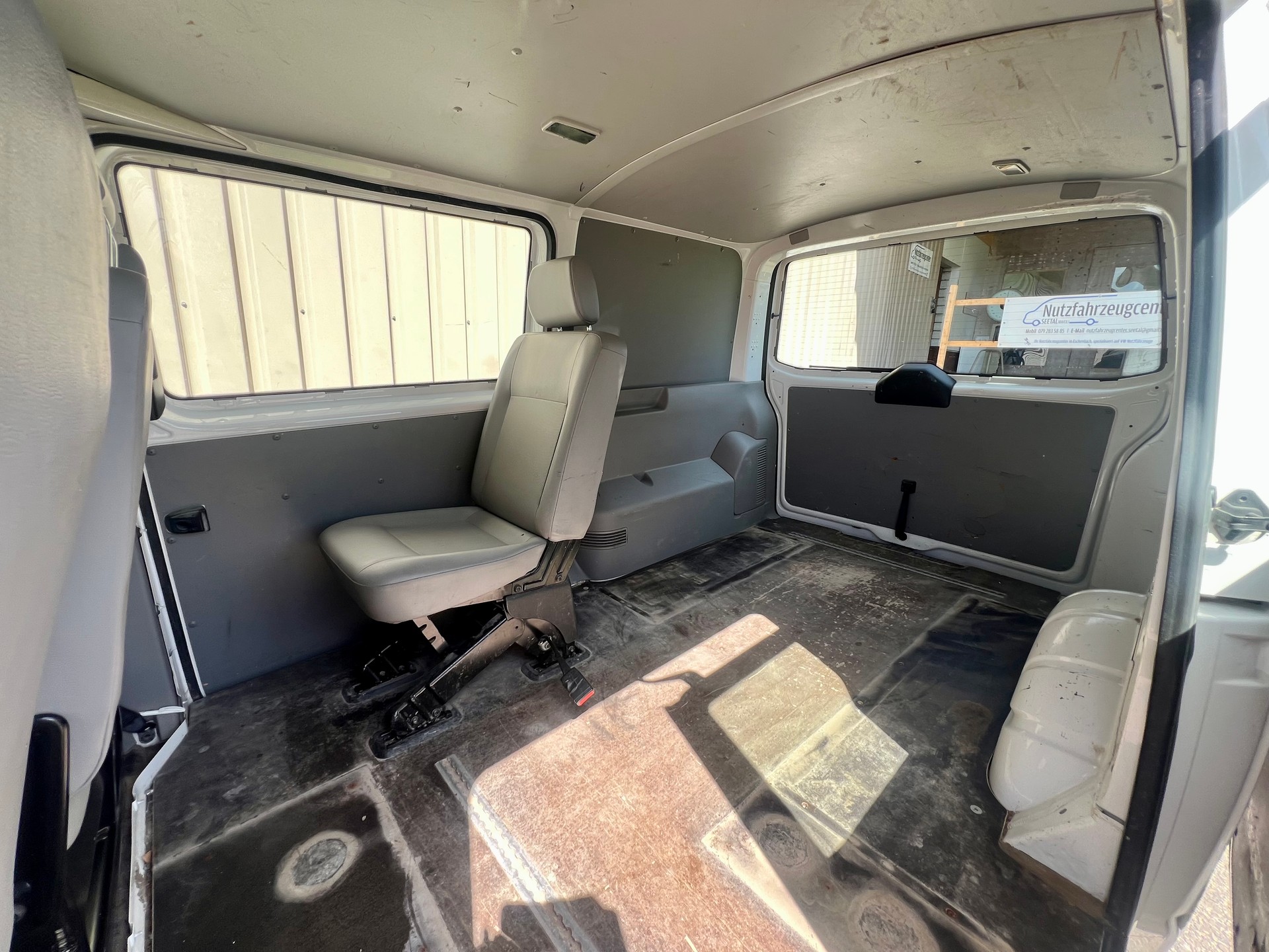 VW T5 2.0 TDI 4Motion Kombi 140 PS by Nutzfahrzeugcenter Seetal-image-10