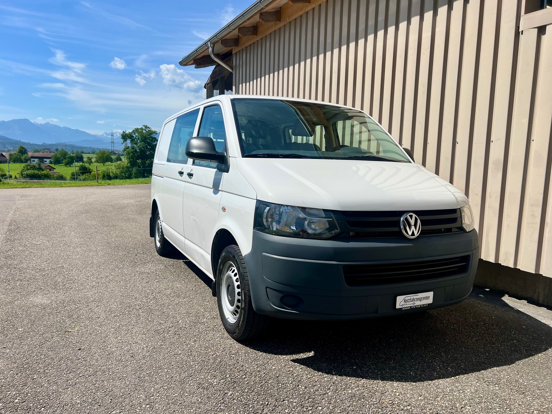 VW T5 2.0 TDI 4Motion Kombi 140 PS by Nutzfahrzeugcenter Seetal-image-1