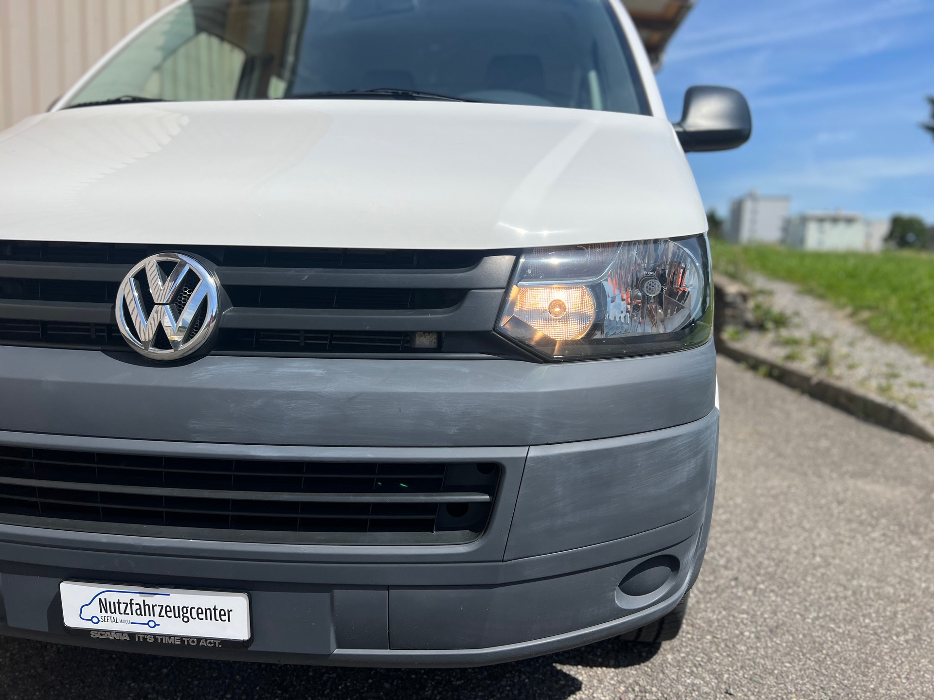 VW T5 2.0 TDI 4Motion Kombi 140 PS by Nutzfahrzeugcenter Seetal-image-12