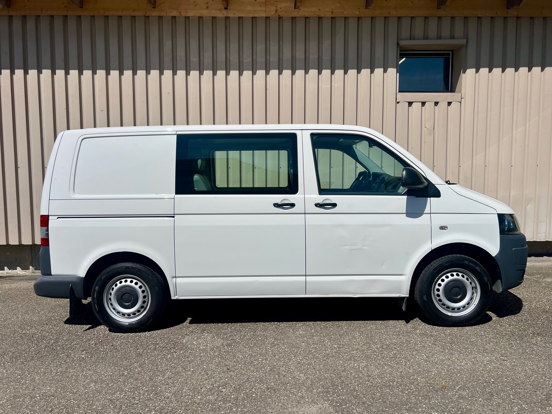 VW T5 2.0 TDI 4Motion Kombi 140 PS by Nutzfahrzeugcenter Seetal-image-5