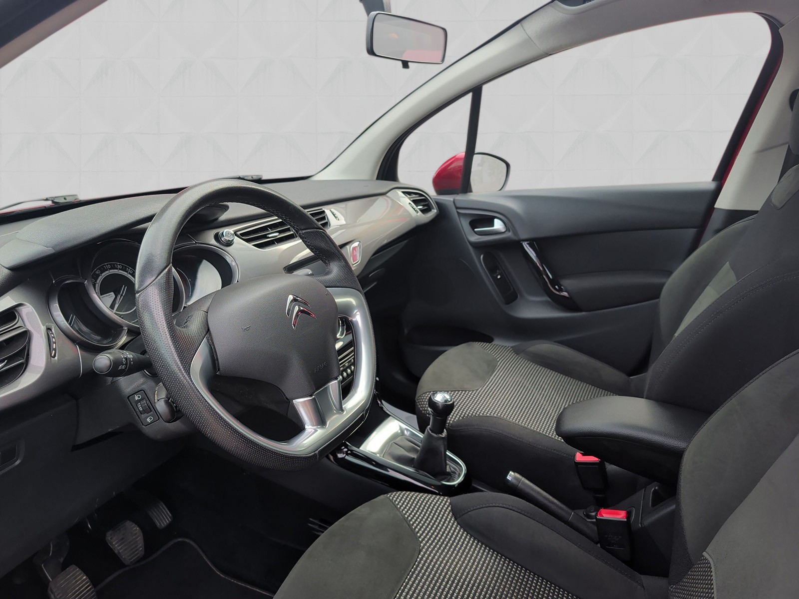 CITROEN C3 1.2i Exclusive-image-8