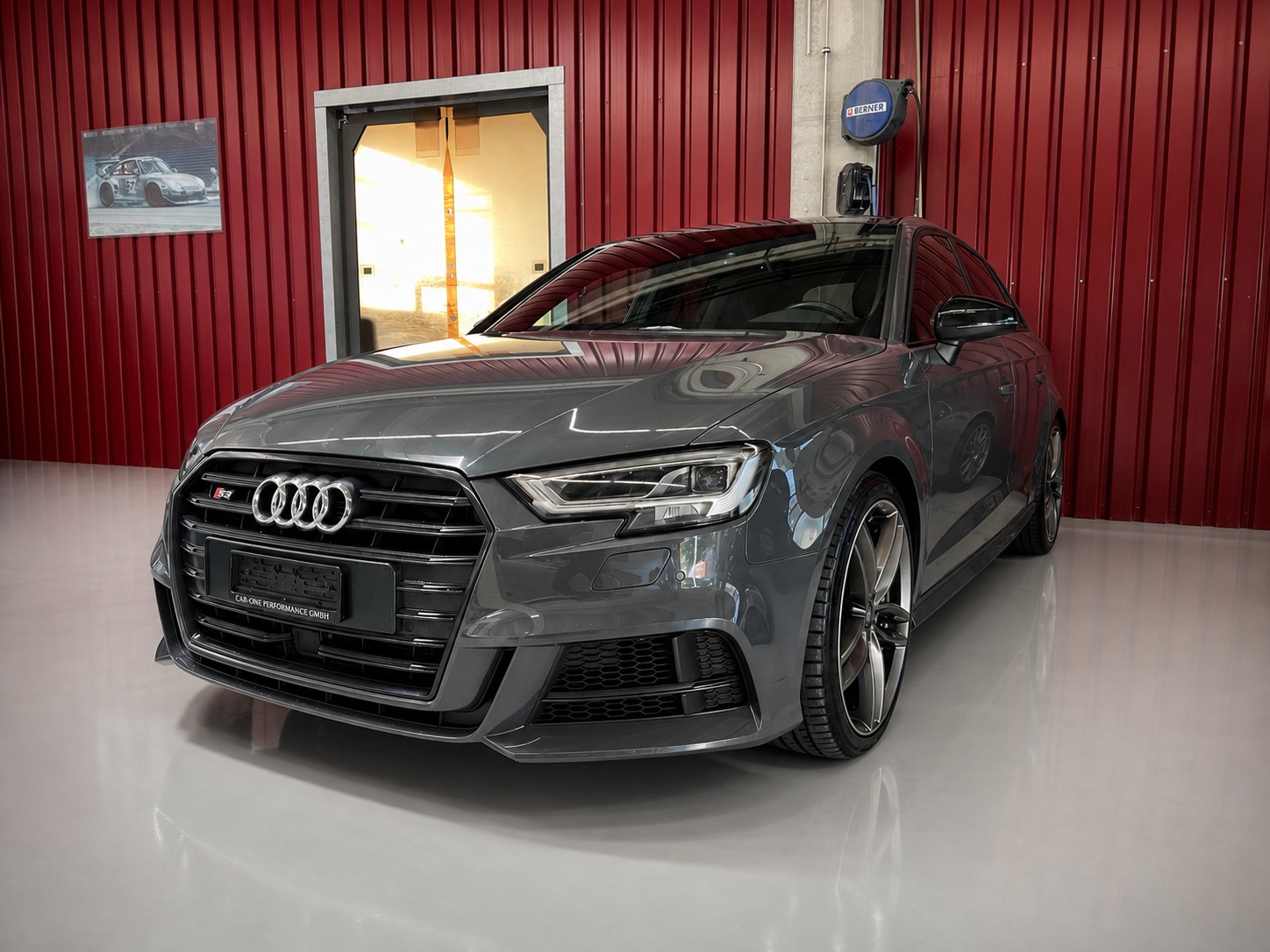 AUDI S3 Sportback 2.0 TFSI quattro S-tronic-image-1