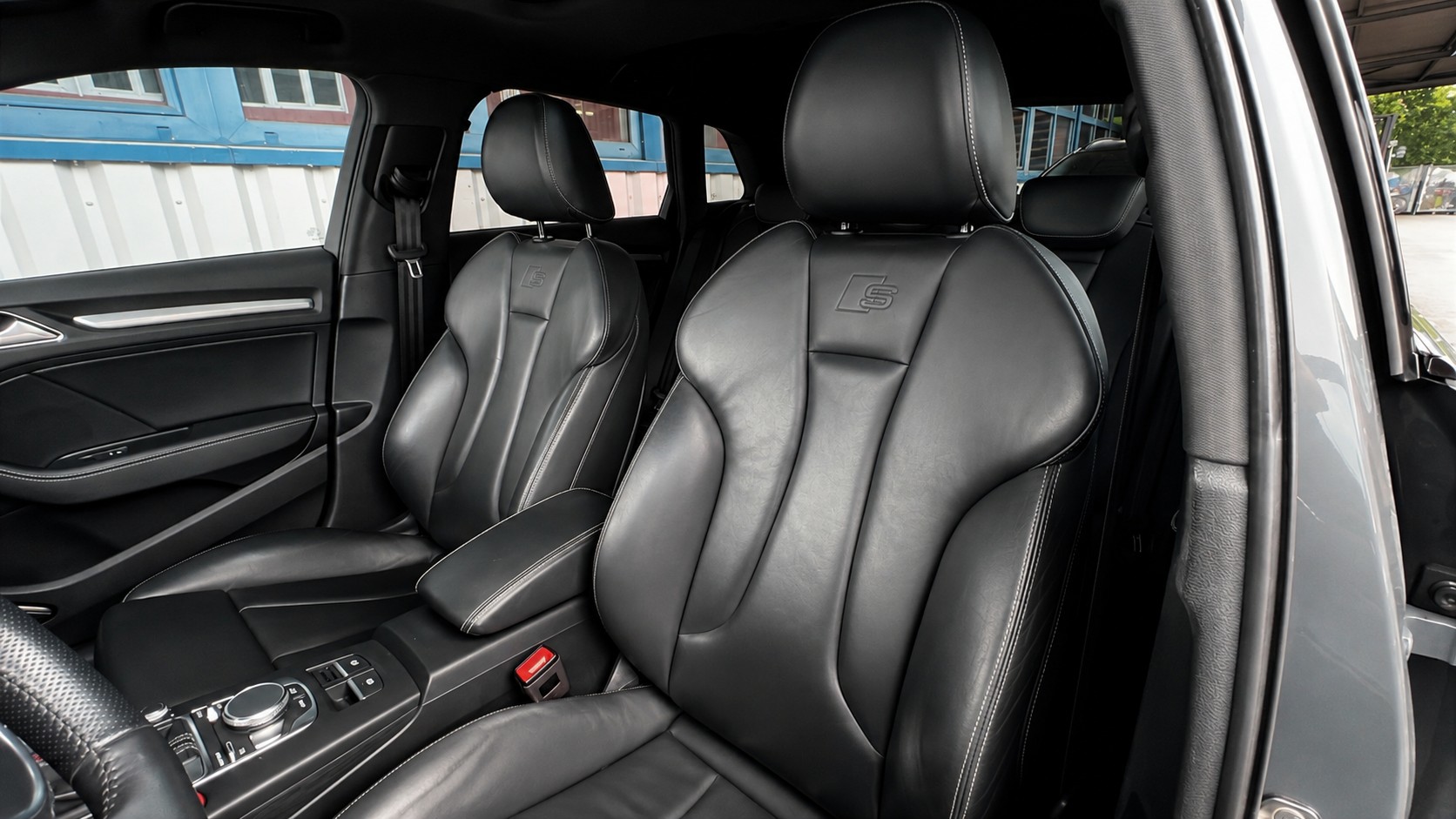 AUDI S3 Sportback 2.0 TFSI quattro S-tronic-image-6