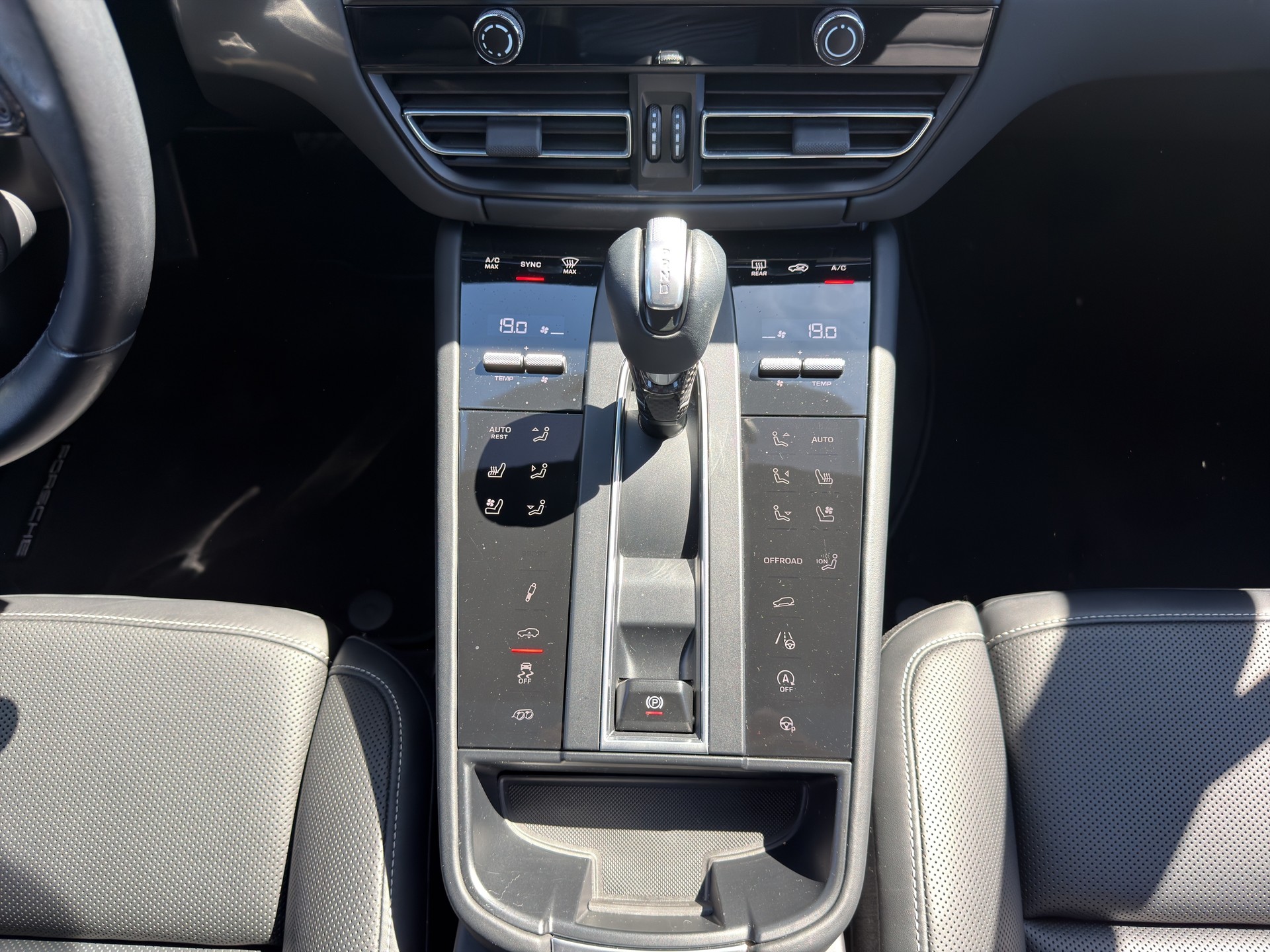PORSCHE Macan GTS-image-15