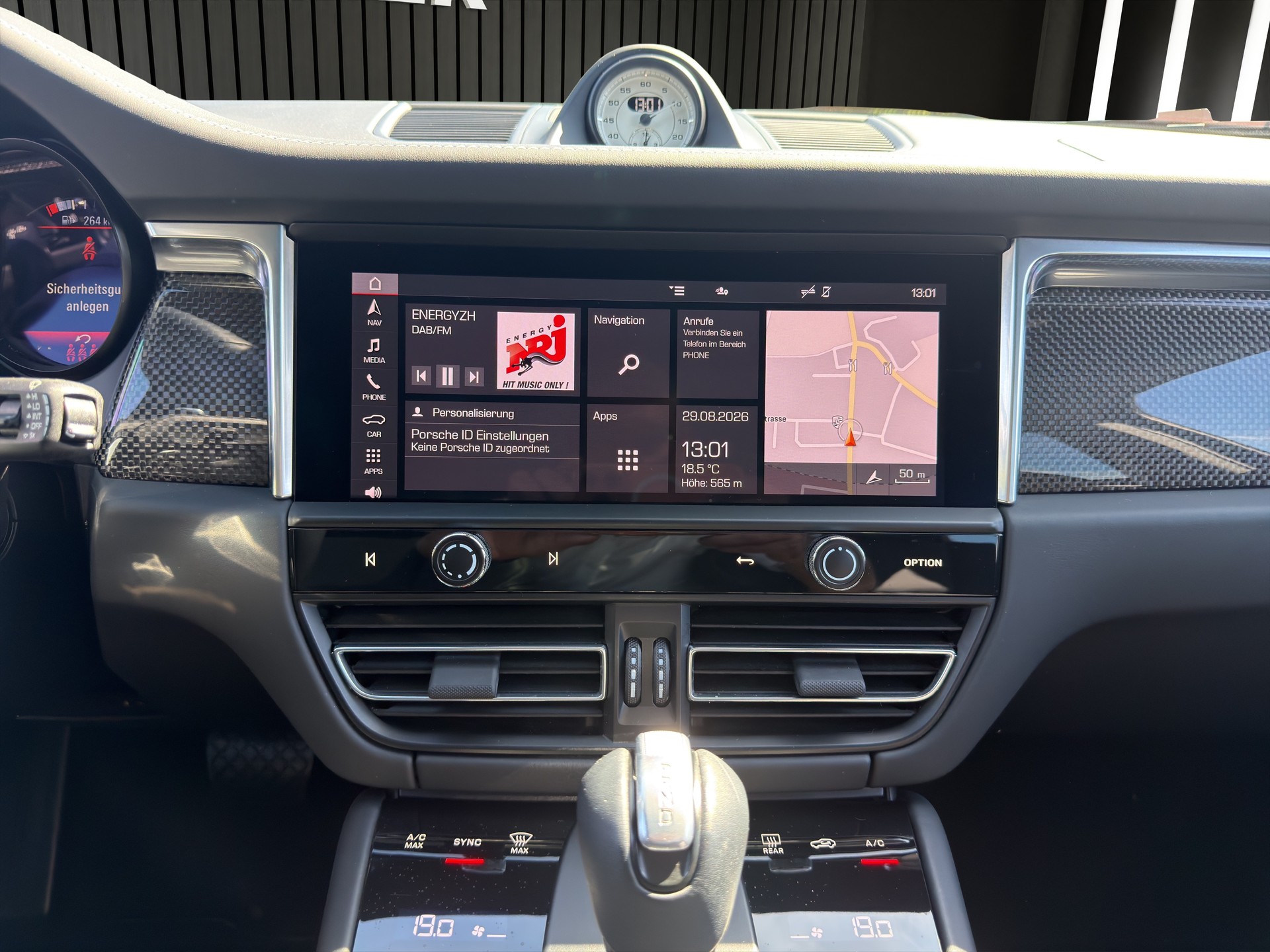 PORSCHE Macan GTS-image-16