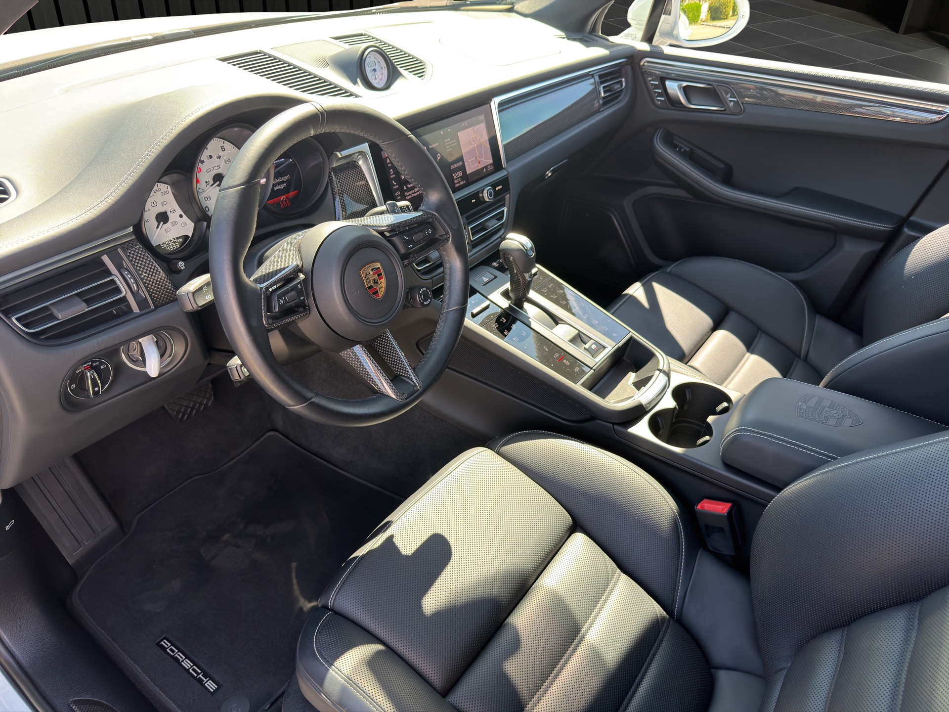 PORSCHE Macan GTS-image-10