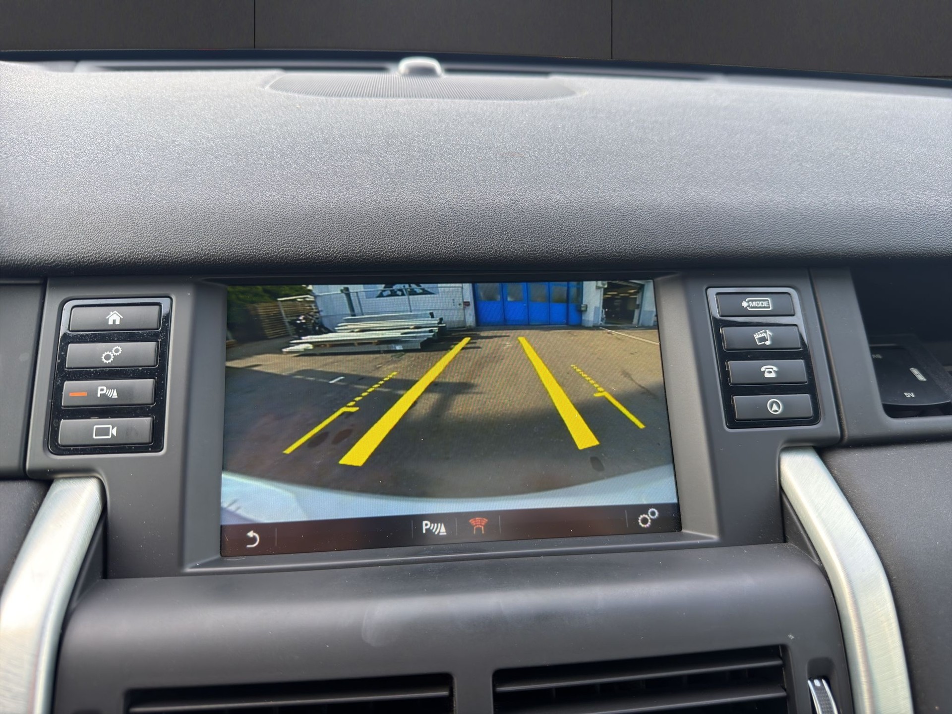 LAND ROVER Discovery Sport 2.0 Si4 SE AT9-image-13
