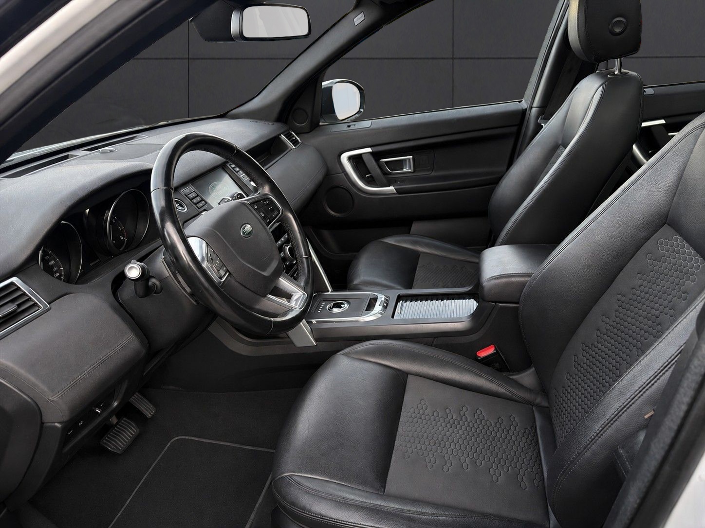 LAND ROVER Discovery Sport 2.0 Si4 SE AT9-image-8