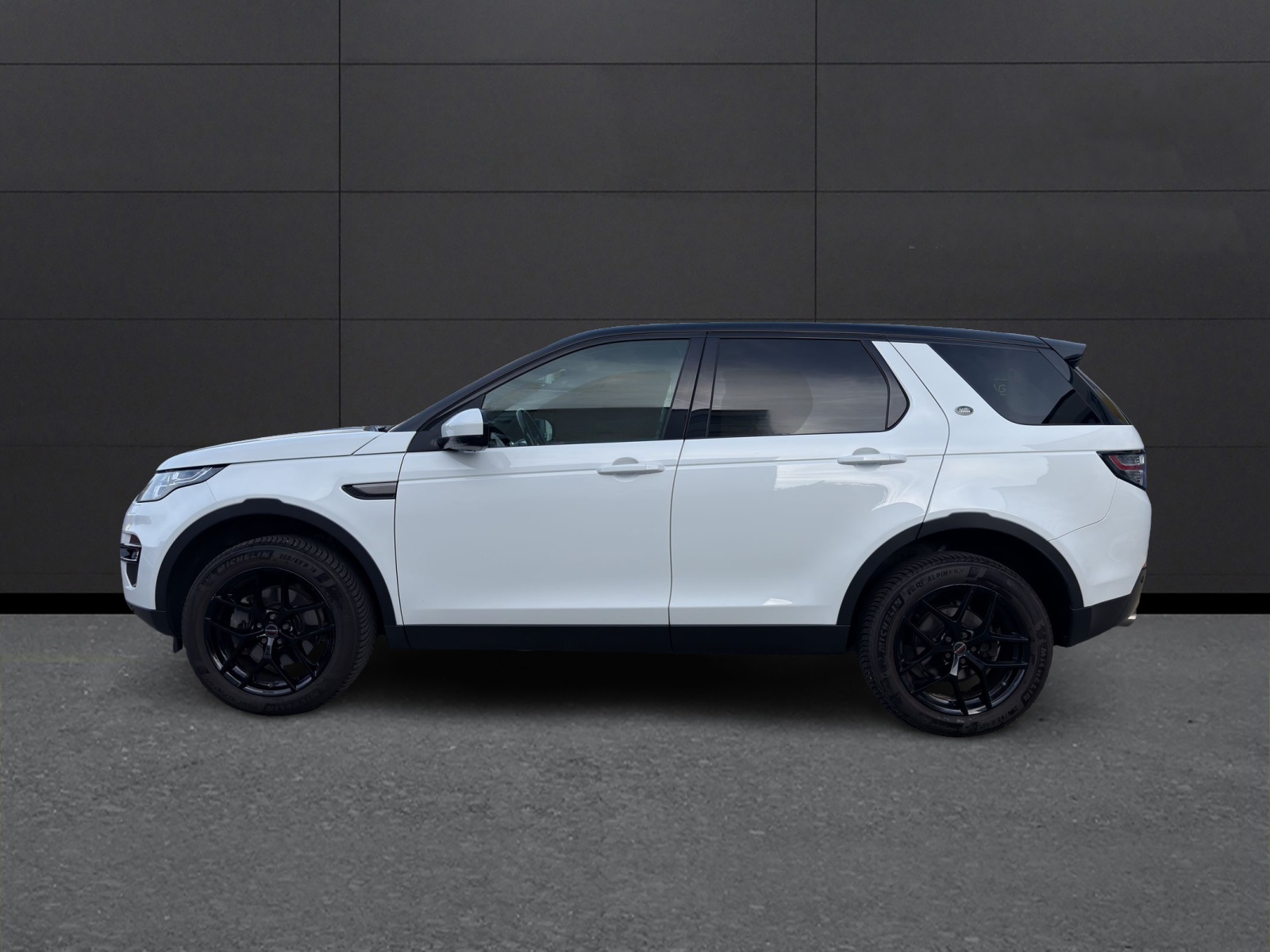 LAND ROVER Discovery Sport 2.0 Si4 SE AT9-showroom-element-1