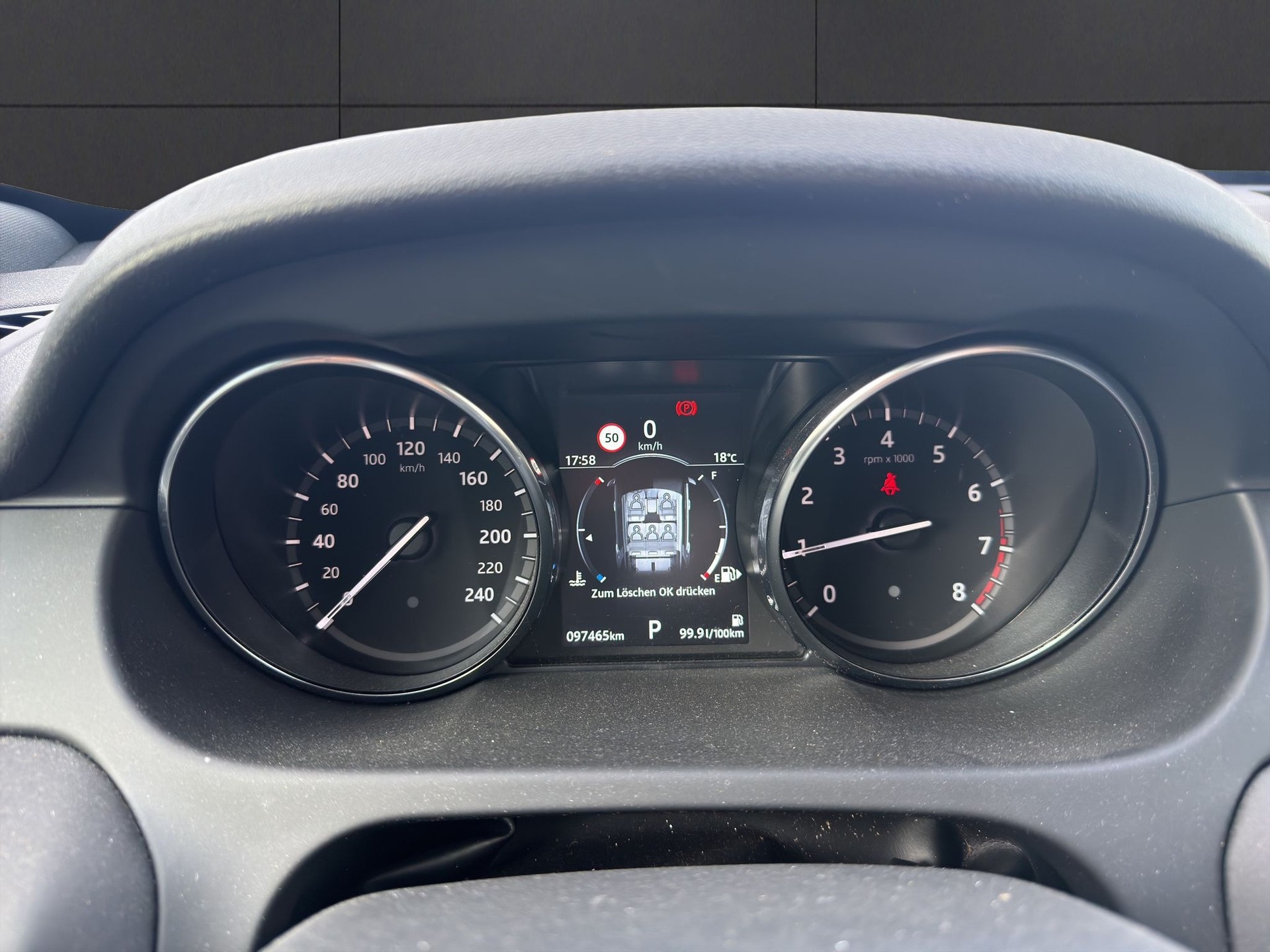 LAND ROVER Discovery Sport 2.0 Si4 SE AT9-image-11