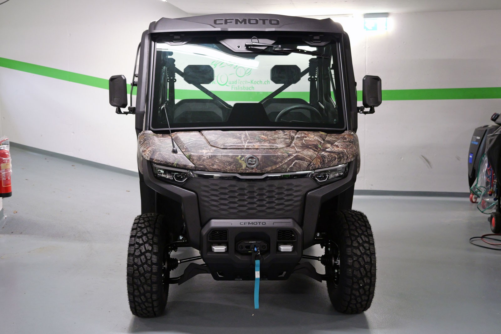 CF MOTO UForce U6 EV-showroom-element-1