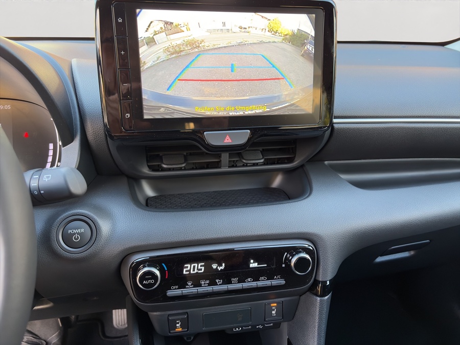 TOYOTA Yaris 1.5 Trend e-CVT-image-12