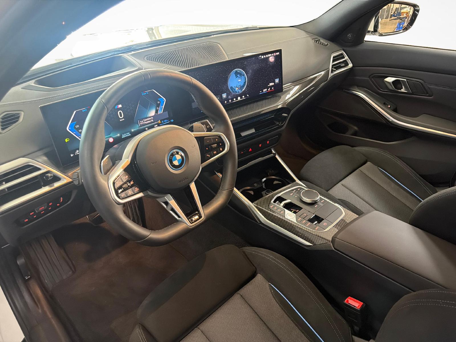 BMW 330e xDrive SAG Touring-image-11