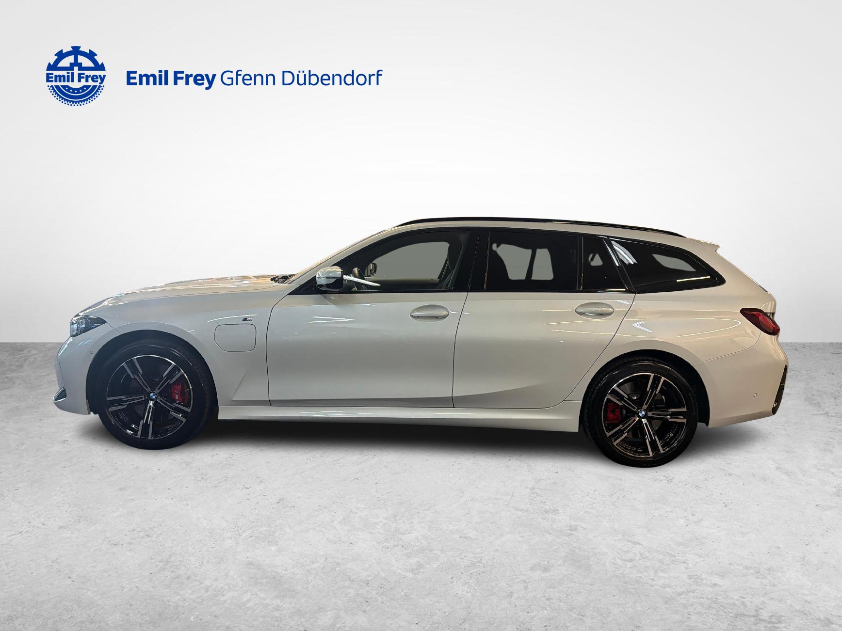 BMW 330e xDrive SAG Touring-image-6