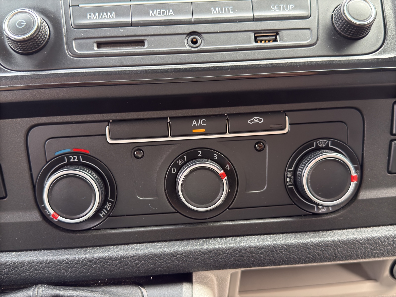 VW T6 2.0 TDI Hebebühne-image-14