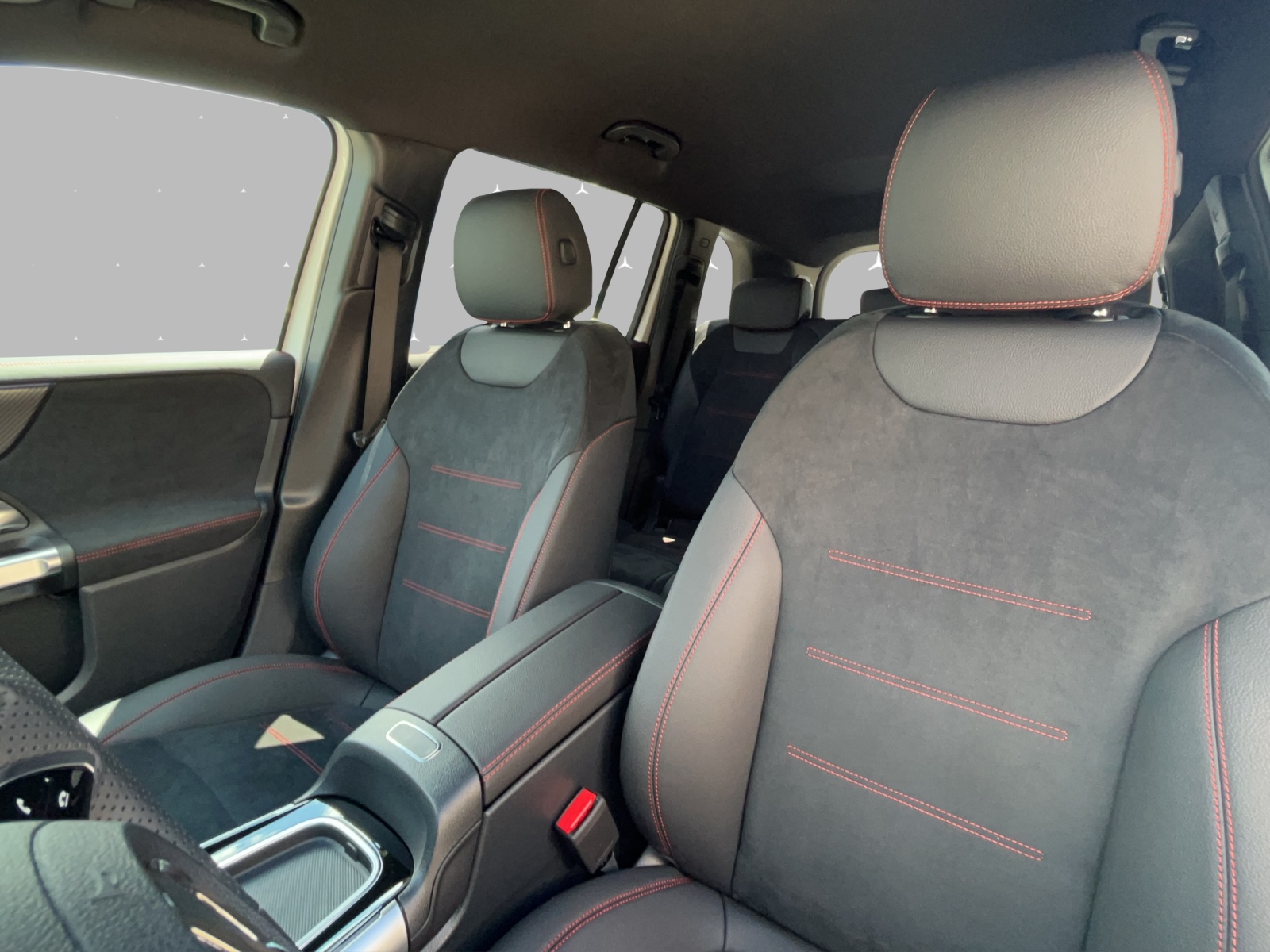 MERCEDES-BENZ GLB 200 7G-Tronic-image-7