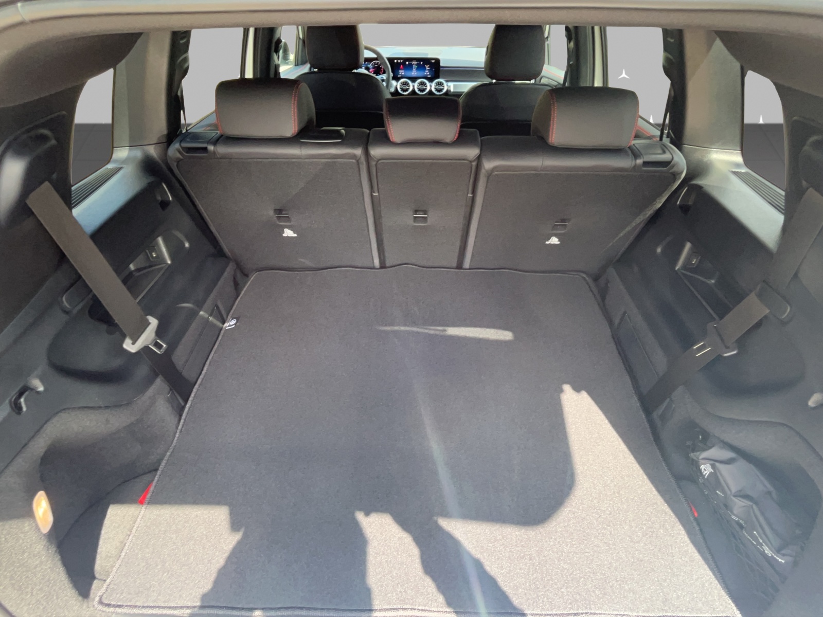 MERCEDES-BENZ GLB 200 7G-Tronic-image-13