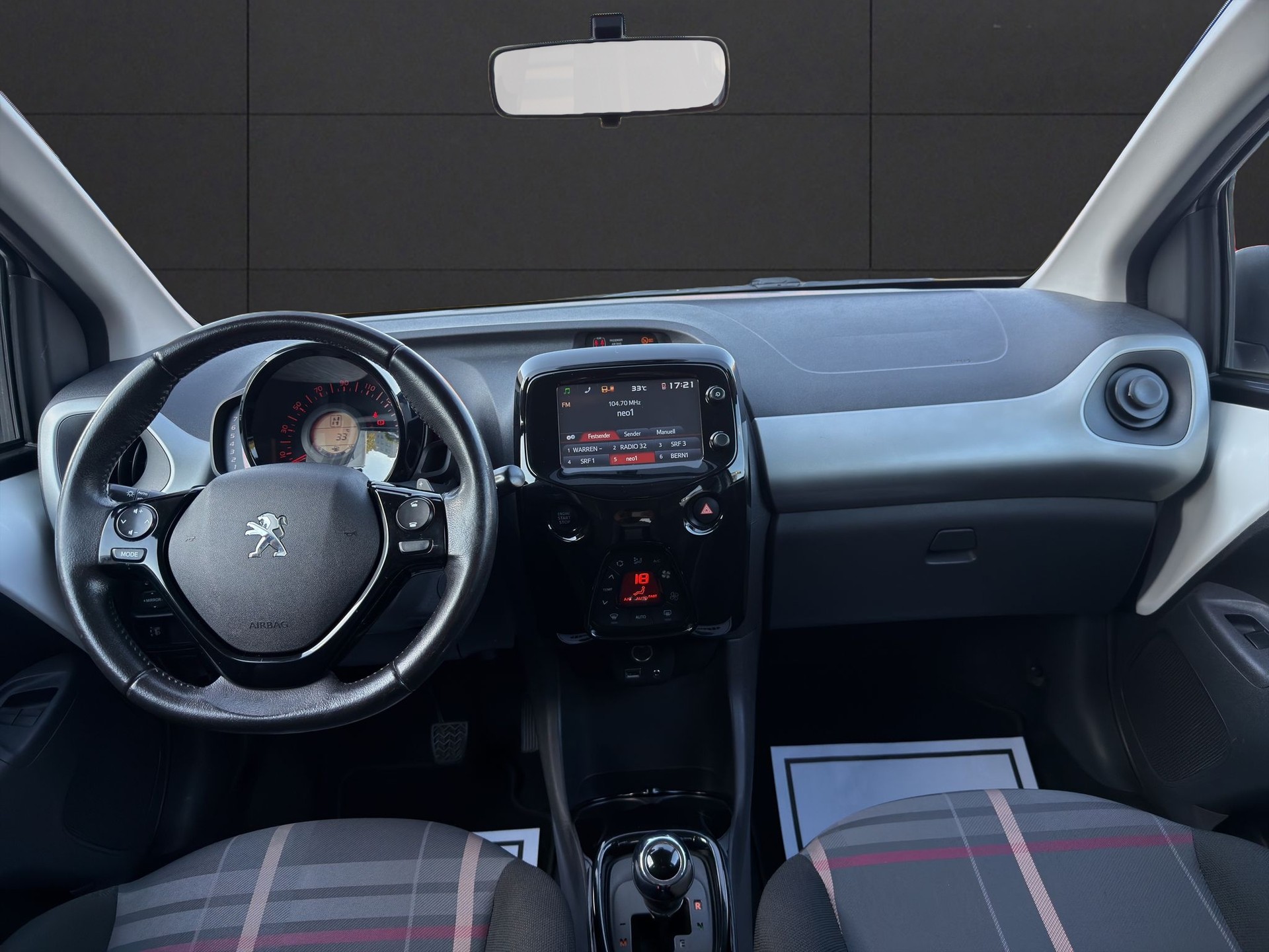 PEUGEOT 108 1.0 VTi Allure ETG-image-9