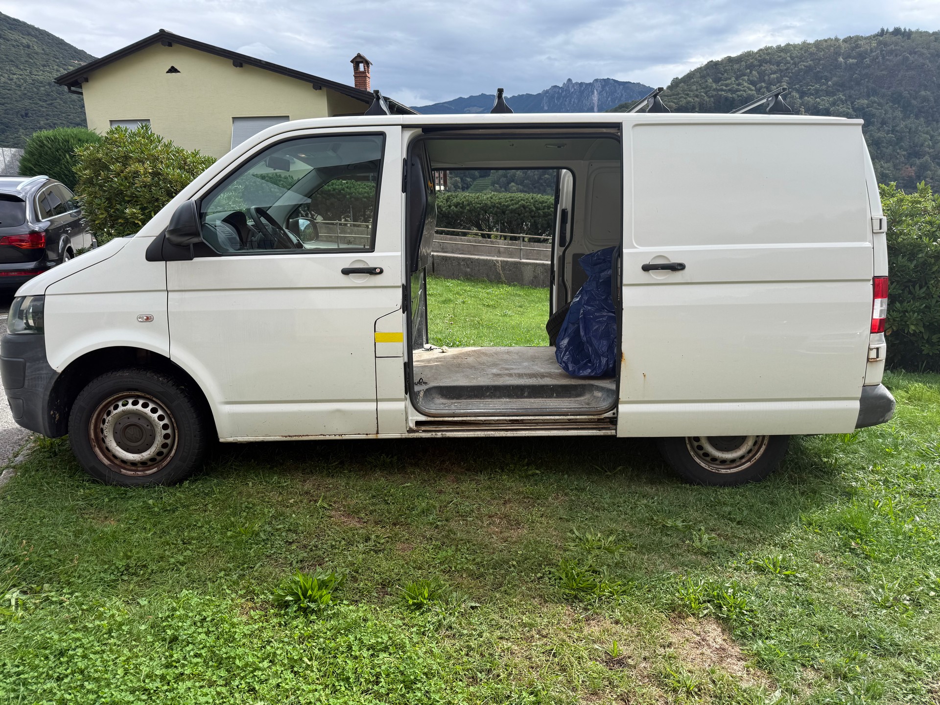 VW T5 2.0 TDI Entry-image-0