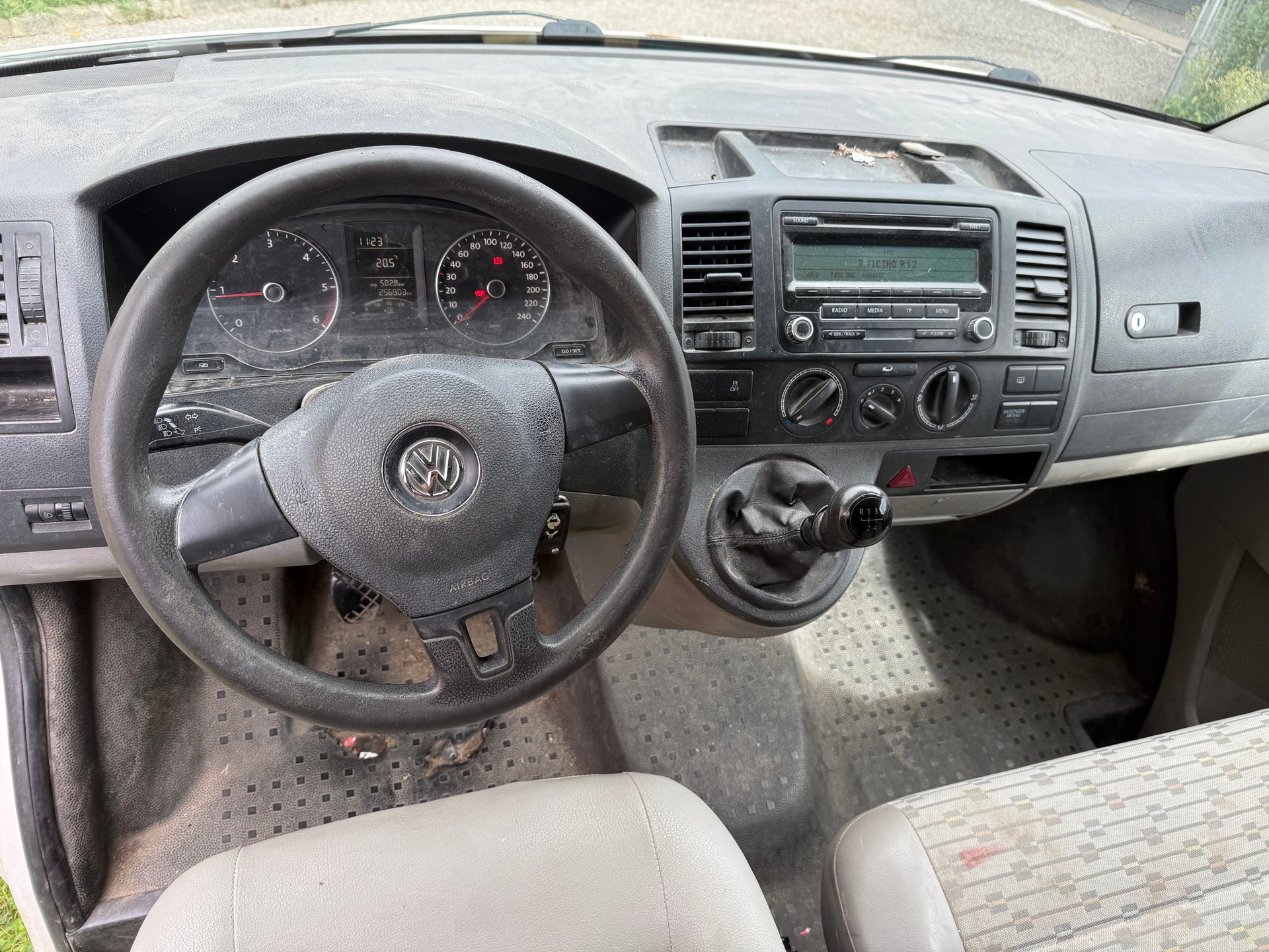 VW T5 2.0 TDI Entry-image-7