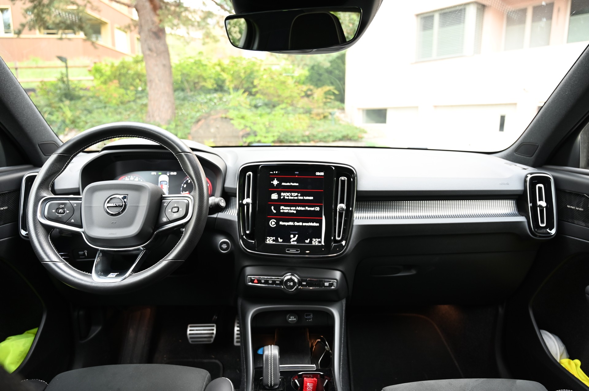 VOLVO 2.0 T5 R-Design AWD-image-1