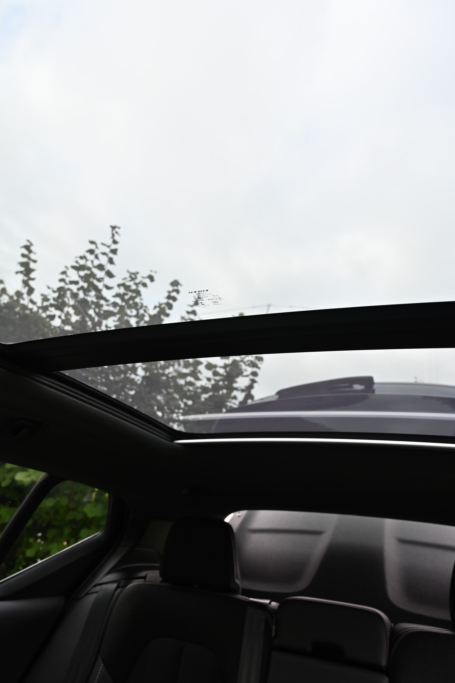 VOLVO 2.0 T5 R-Design AWD-image-6