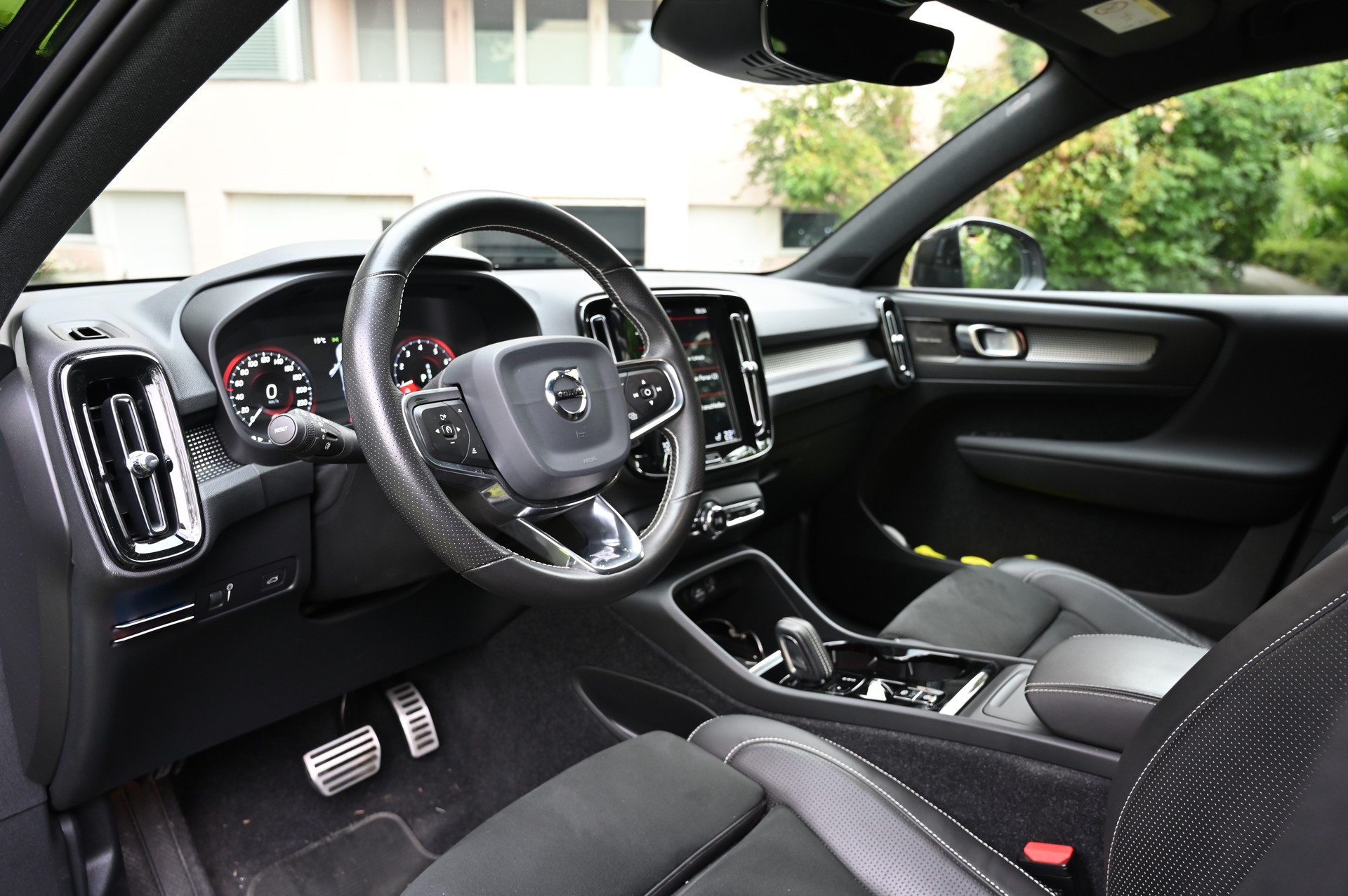 VOLVO 2.0 T5 R-Design AWD-image-9