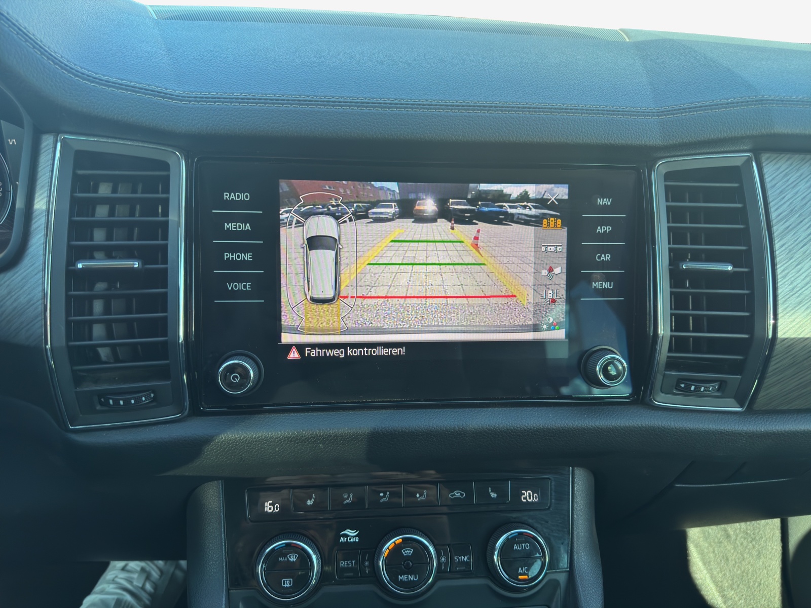 SKODA Kodiaq 2.0 TSI 4x4 Style-image-15