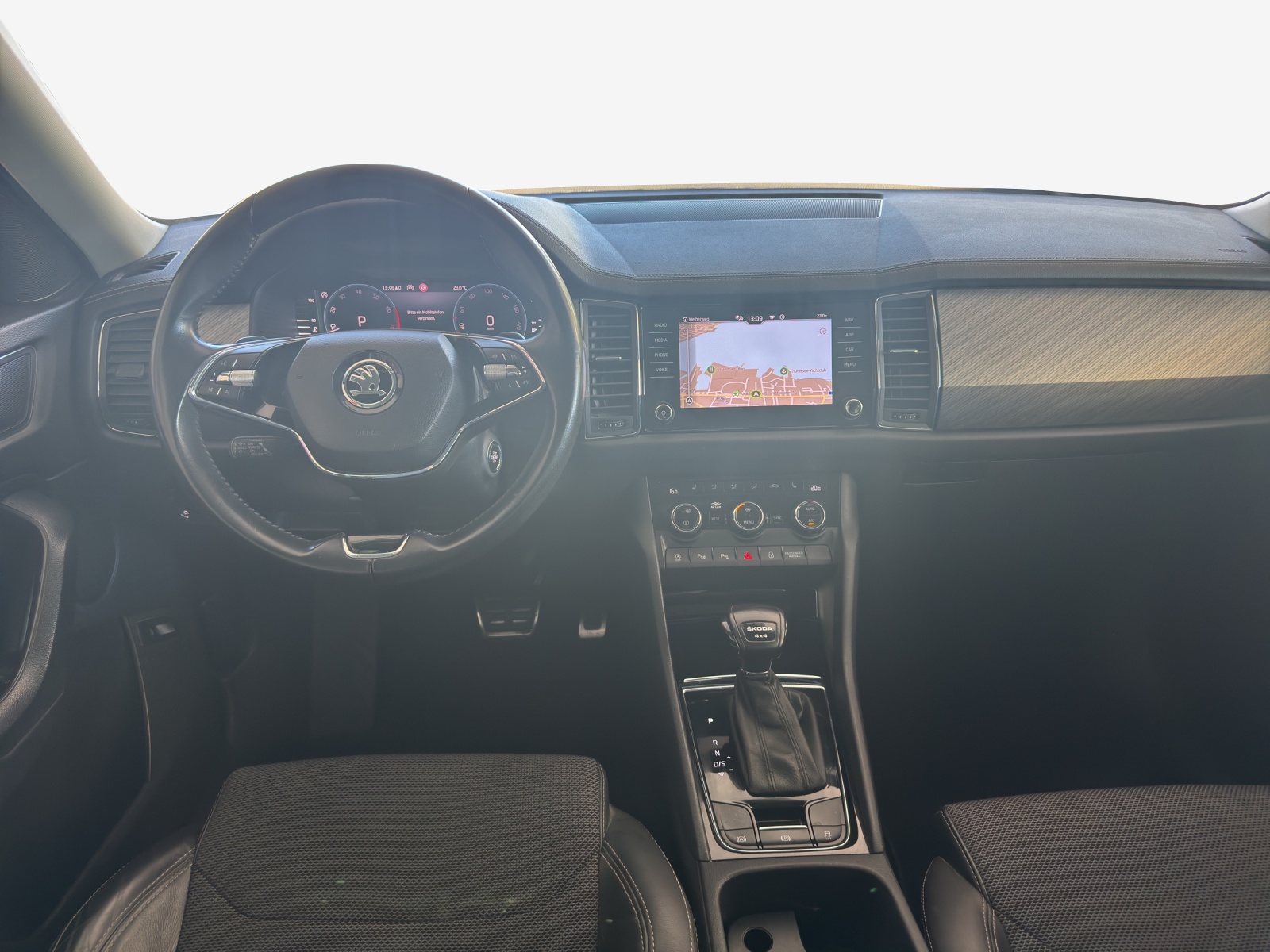 SKODA Kodiaq 2.0 TSI 4x4 Style-image-8