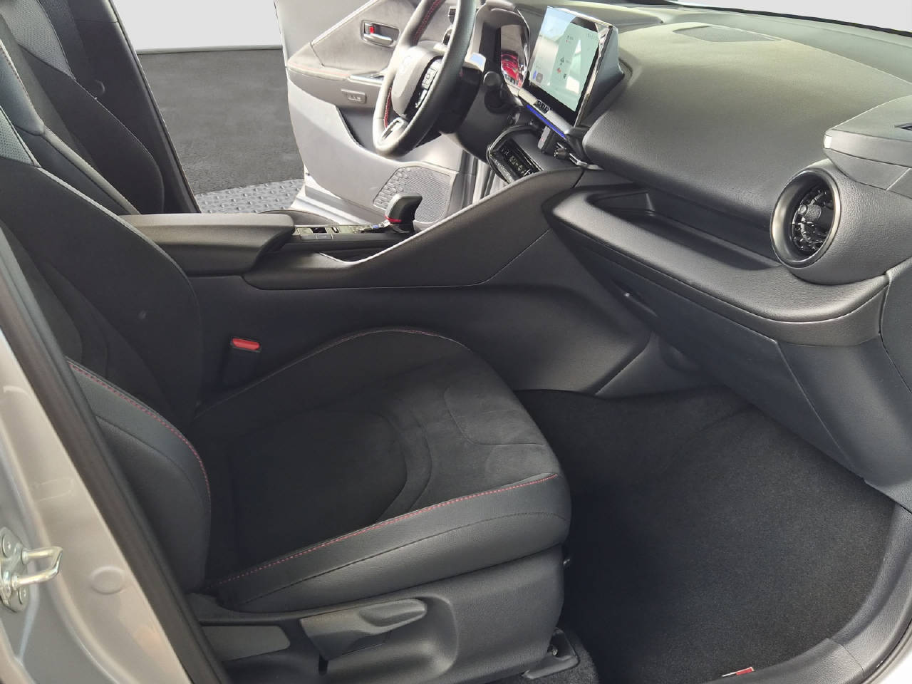 TOYOTA C-HR 2.0 HEV GR Sport 4x4-image-12
