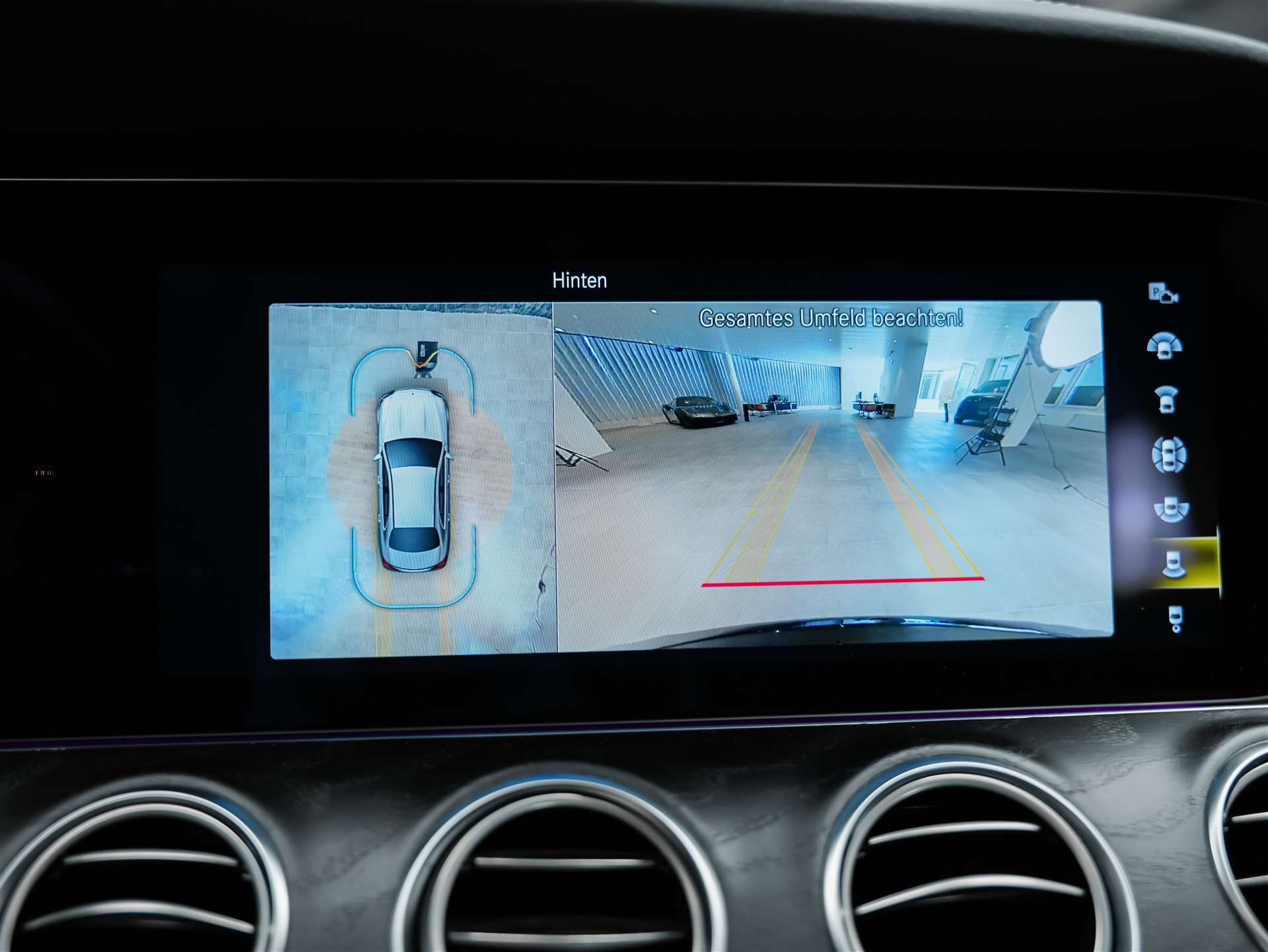 MERCEDES-BENZ E 220 d AMG Line 4Matic 9G-Tronic Panorama*Sitzbelüftung*Lenkradheizung*Burmester*-image-47