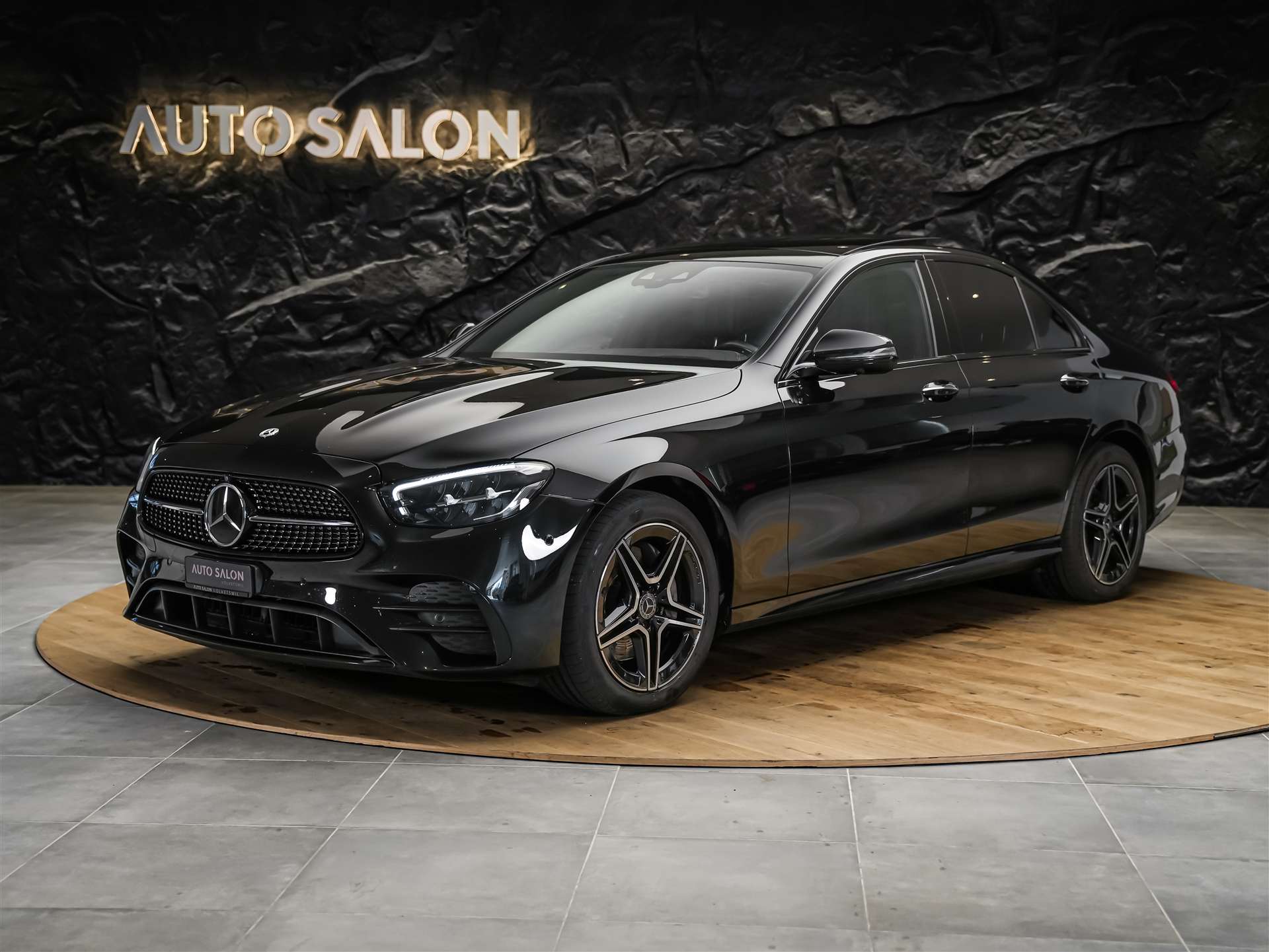 MERCEDES-BENZ E 220 d AMG Line 4Matic 9G-Tronic Panorama*Sitzbelüftung*Lenkradheizung*Burmester*-image-0