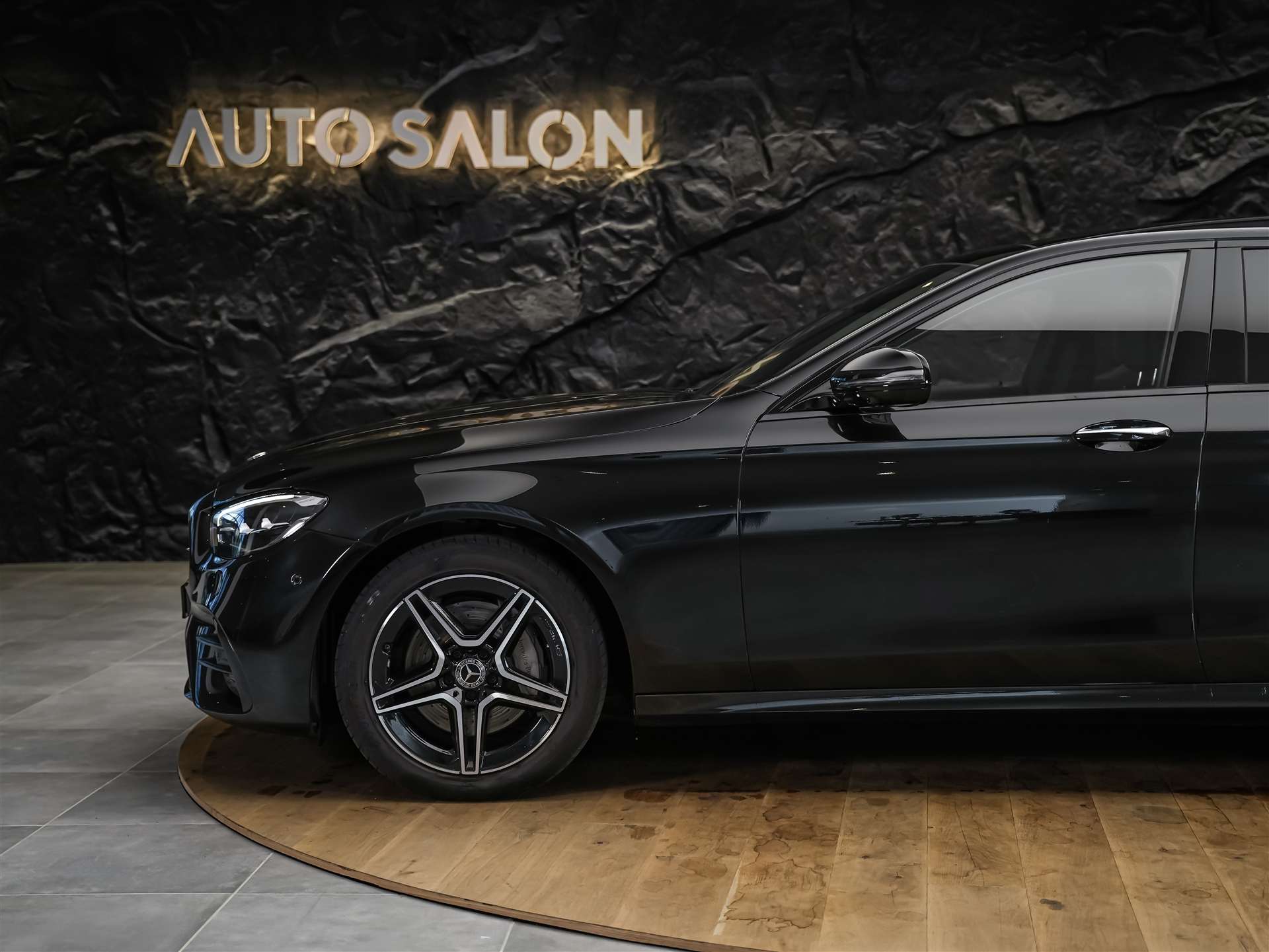 MERCEDES-BENZ E 220 d AMG Line 4Matic 9G-Tronic Panorama*Sitzbelüftung*Lenkradheizung*Burmester*-image-17
