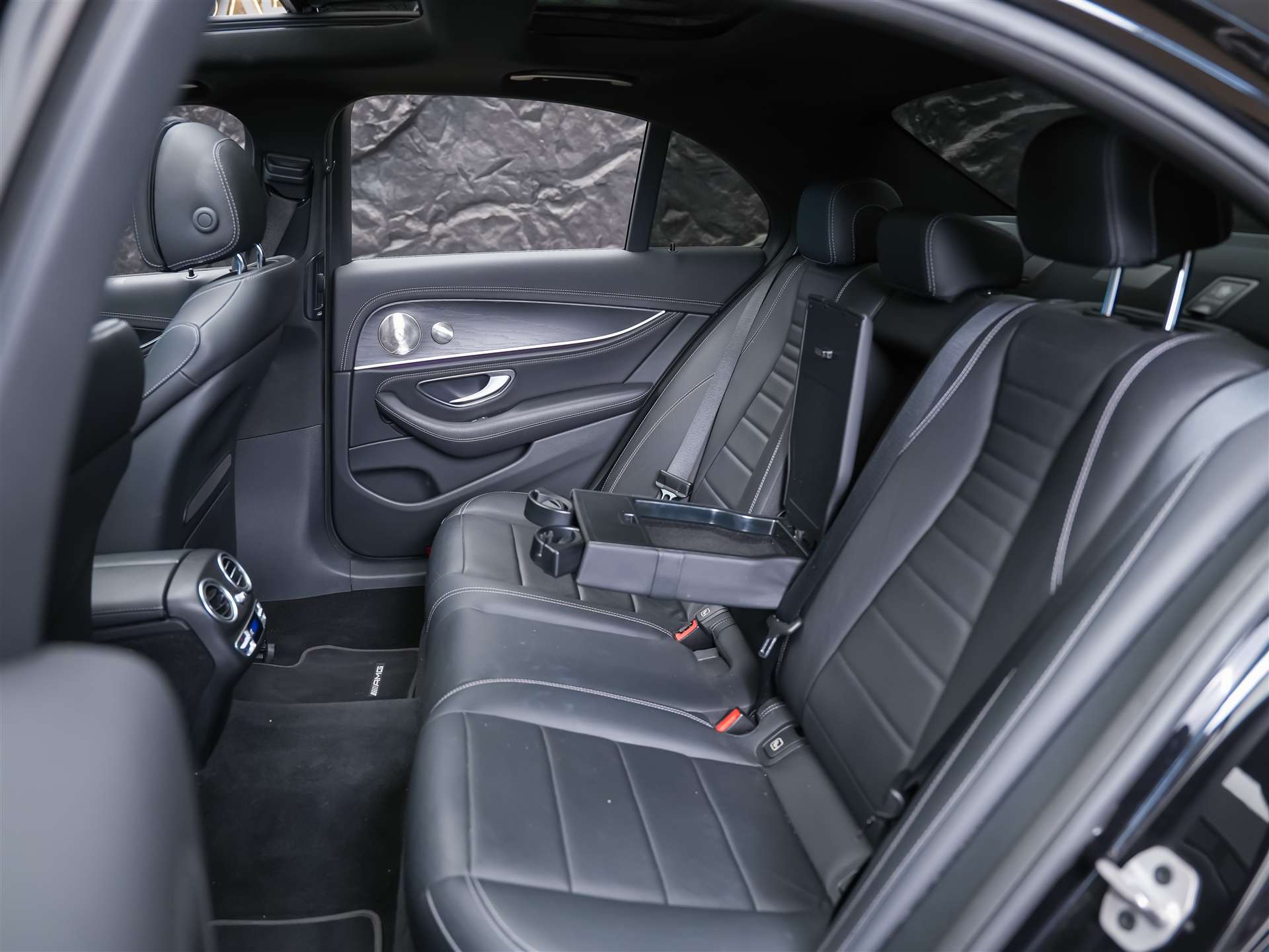 MERCEDES-BENZ E 220 d AMG Line 4Matic 9G-Tronic Panorama*Sitzbelüftung*Lenkradheizung*Burmester*-image-14