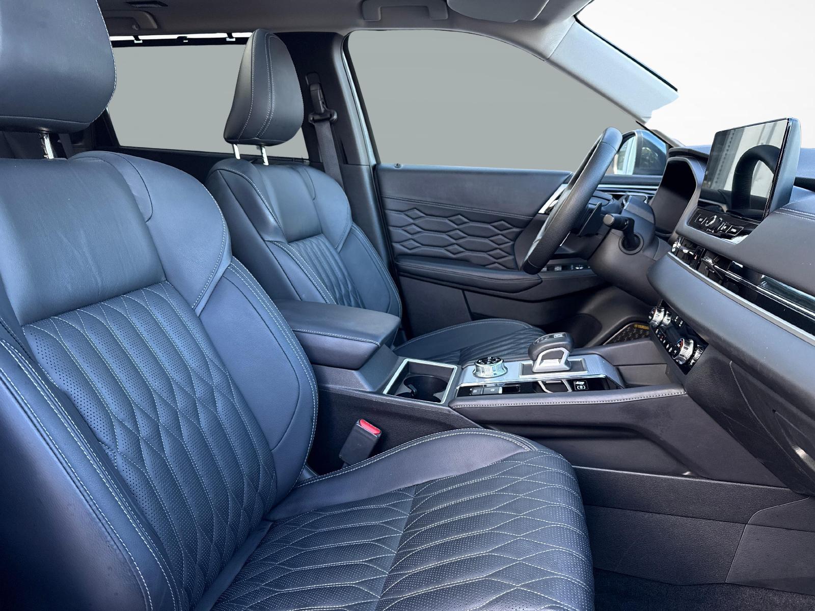 MITSUBISHI Outlander 2.4 PHEV Instyle 4x4-image-9